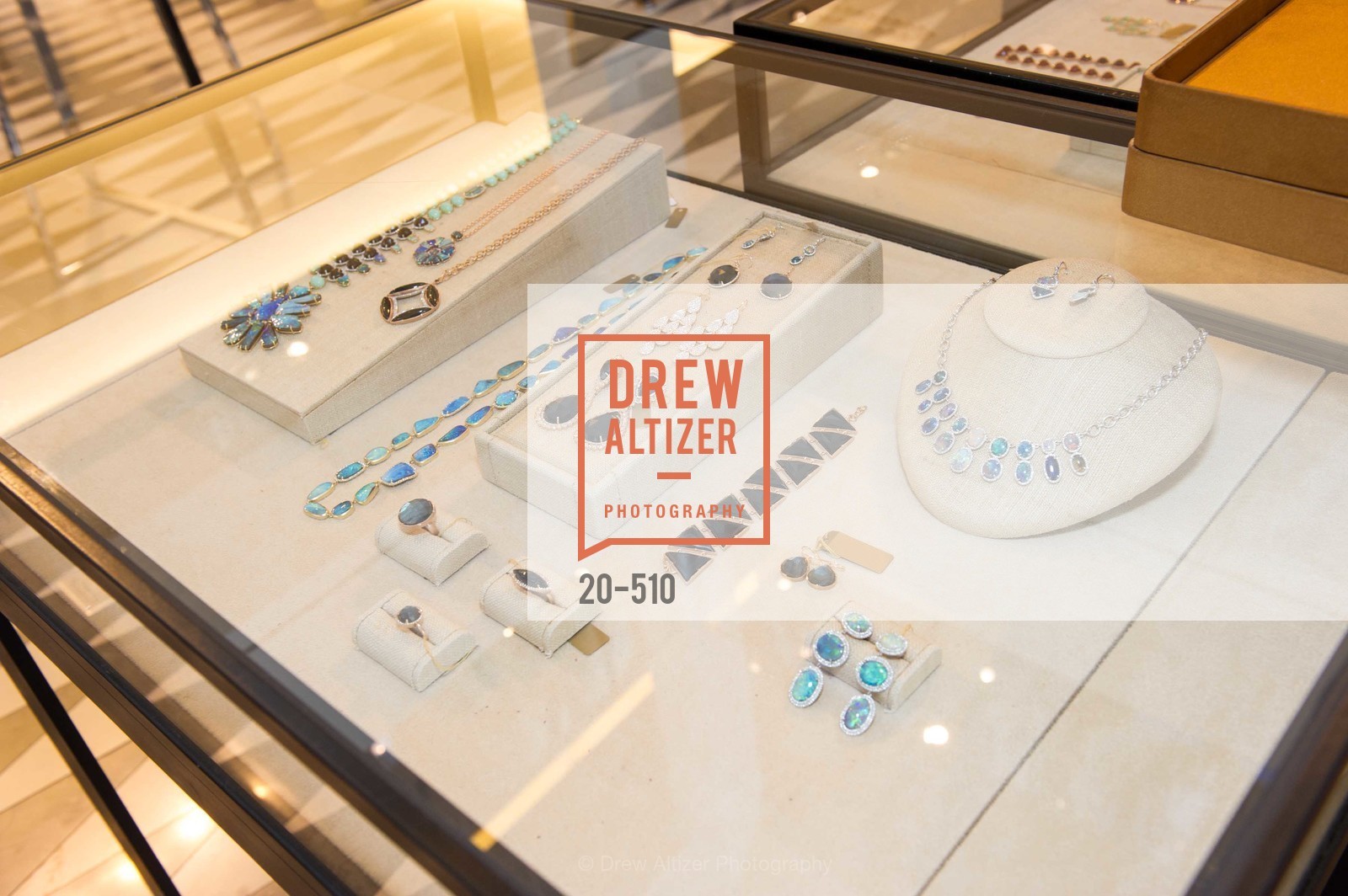 Atmosphere, BARNEY'S NEW YORK, Irene Neuwirth, JC Obando, Troy Surratt and THE TIPPING POINT COMMUNITY Chair Committe Host a Cocktail Party, US. US, April 9th, 2014,Drew Altizer, Drew Altizer Photography, full-service agency, private events, San Francisco photographer, photographer california