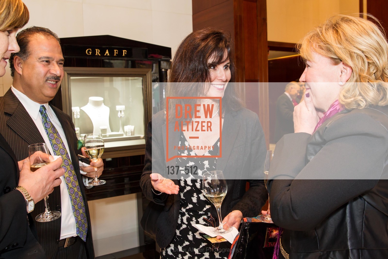 El Shervini, Celia Fushille, Felicia Tudal, Photo #137-512