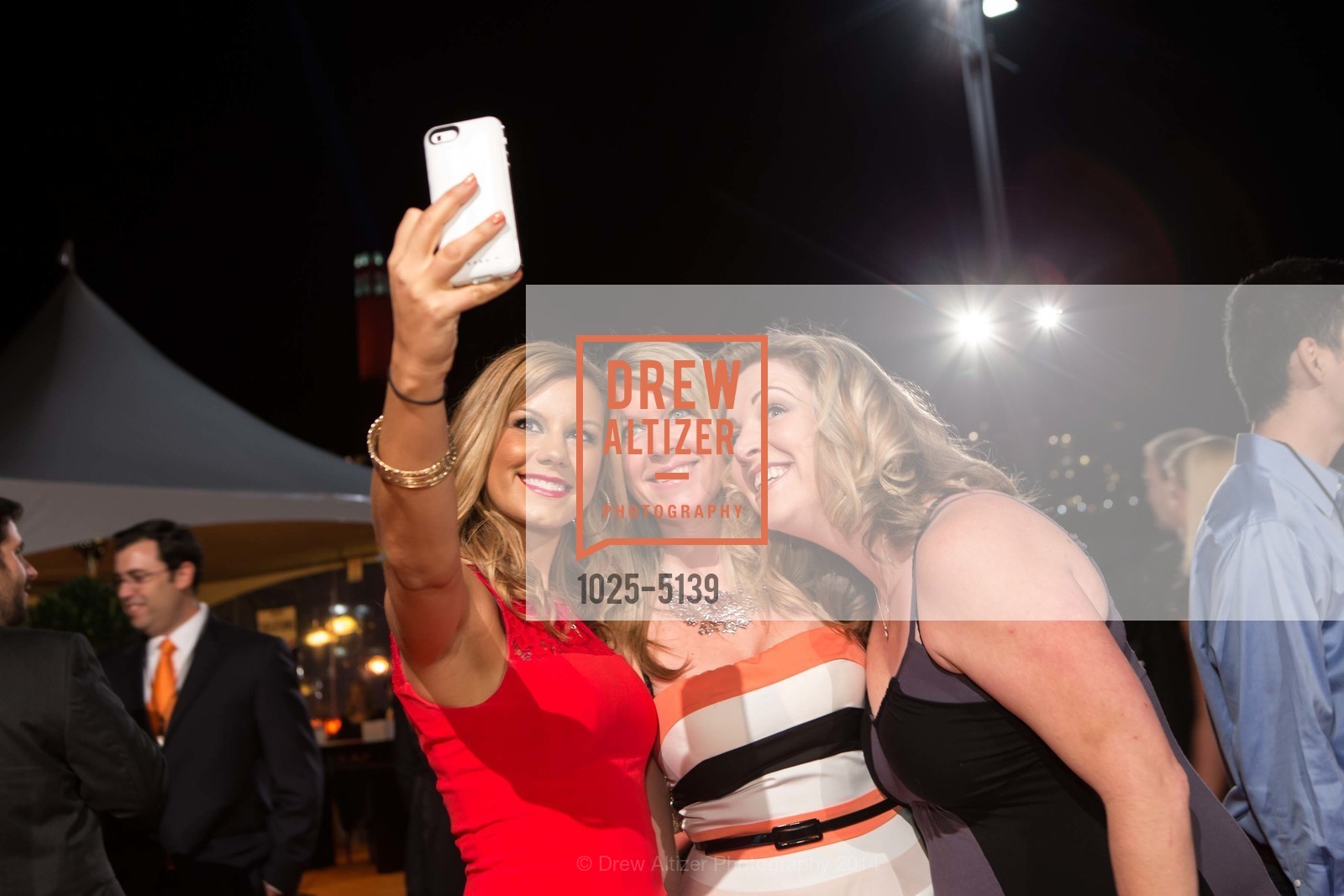 Meghan Courtney, Elizabeth Ciabattari, Judy McDermott, WORLD SERIES Gala, US, October 24th, 2014, Photo #1025-5139 Meghan Courtney, Elizabeth Ciabattari, Judy McDermott, Photo #1025-5139