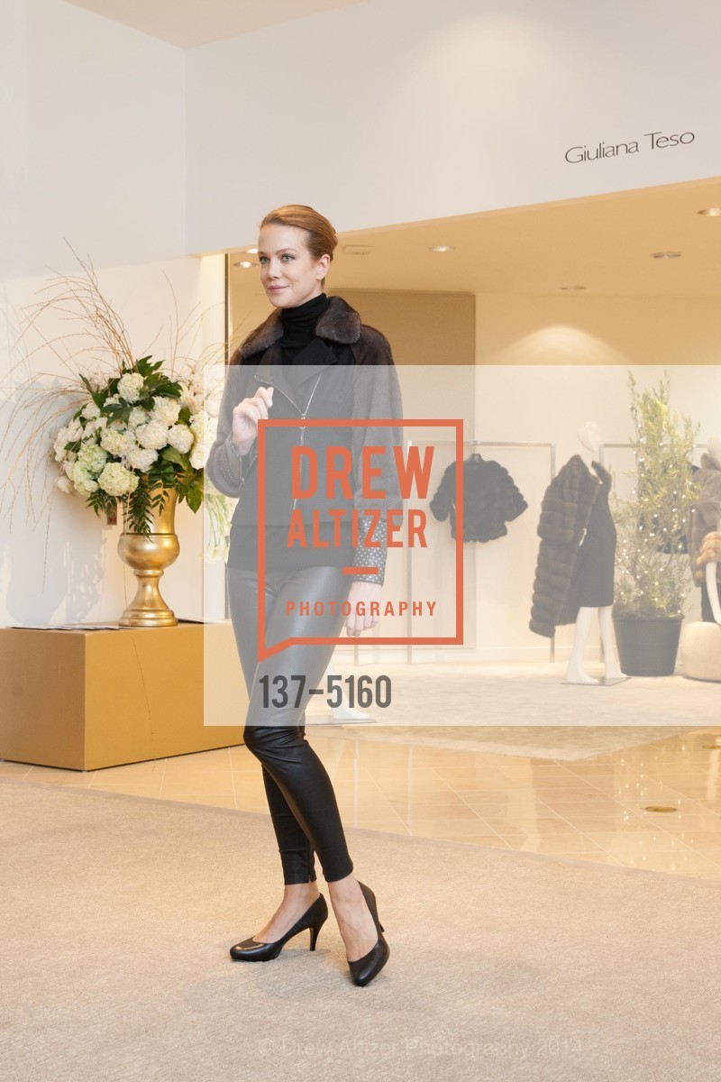Fashion Show, SAKS 5TH AVENUE Fur Salon Presents Giuliana Teso Fur Collection, US, October 24th, 2014, Photo #137-5160 Fashion Show, Photo #137-5160