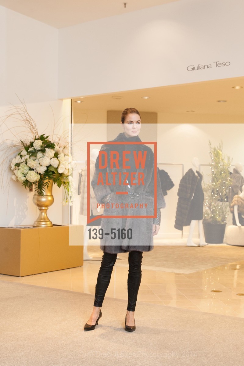 Fashion Show, SAKS 5TH AVENUE Fur Salon Presents Giuliana Teso Fur Collection, US, October 24th, 2014, Photo #139-5160 Fashion Show, Photo #139-5160
