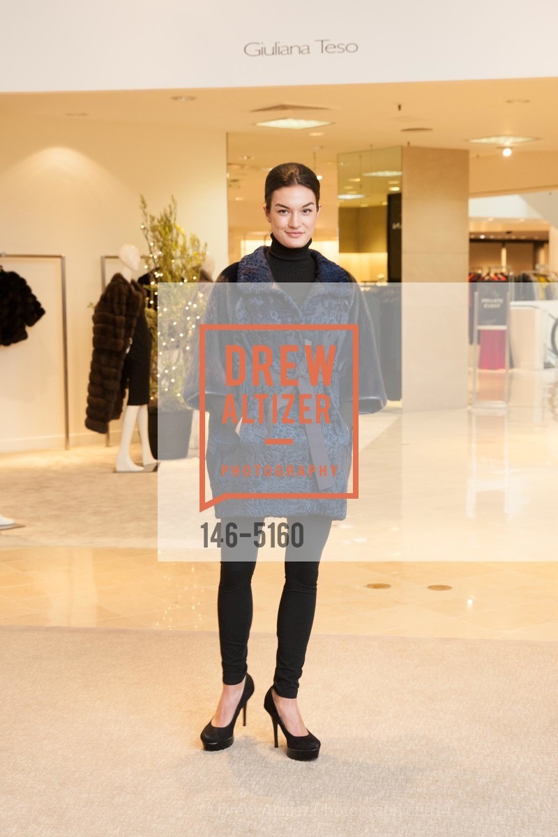 Fashion Show, SAKS 5TH AVENUE Fur Salon Presents Giuliana Teso Fur Collection, US, October 24th, 2014, Photo #146-5160 Fashion Show, Photo #146-5160