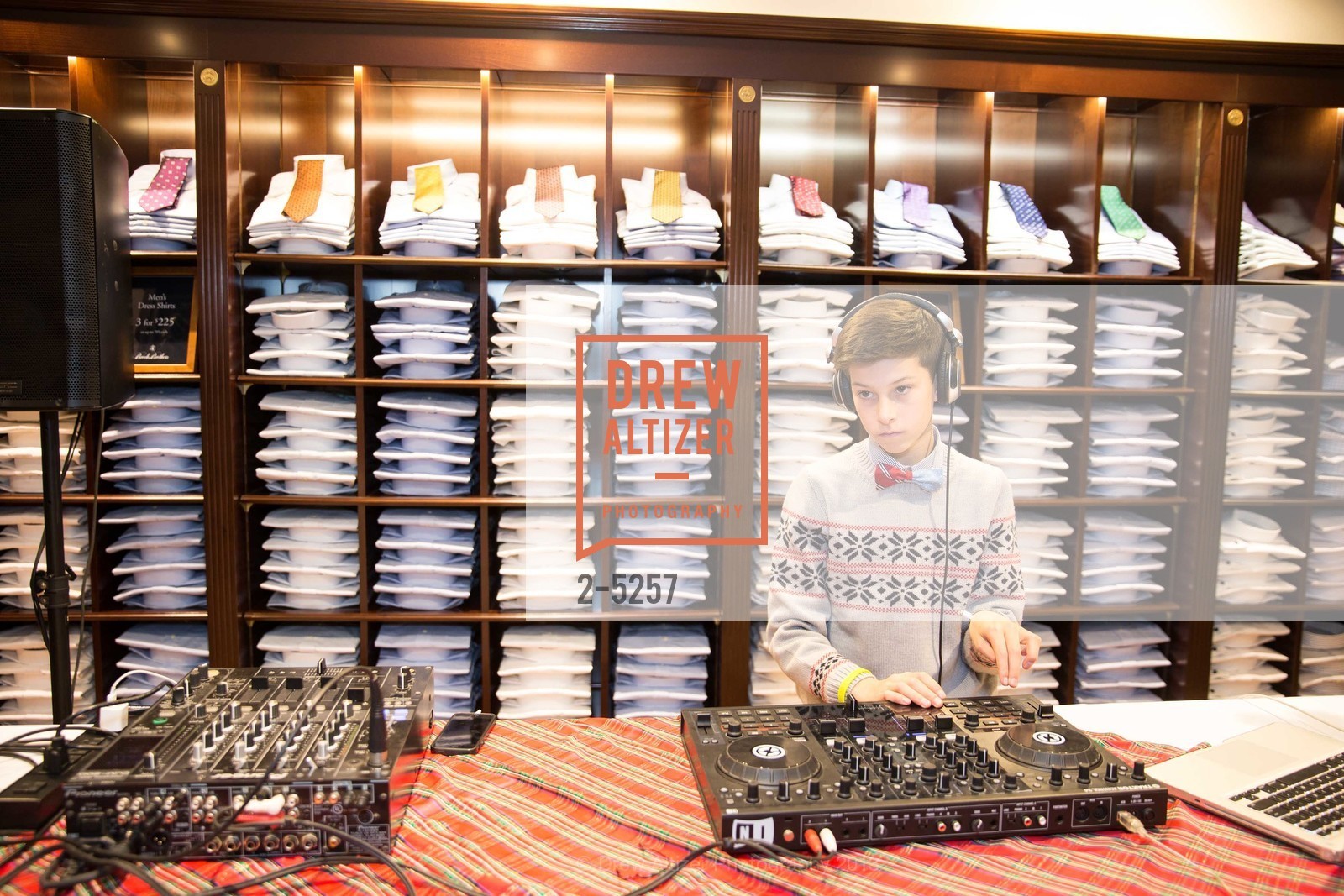 Oscar Adler, BROOKS BROTHERS' Holiday Celebration Benefitting St. Jude Children's Research Hospital, US, December 10th, 2013, Photo #2-5257 Oscar Adler, Photo #2-5257