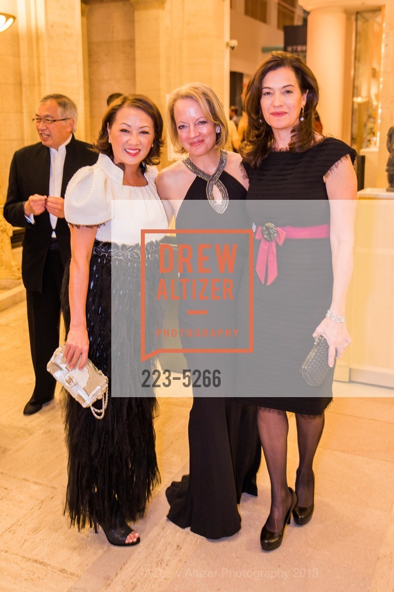 Eliza Cash, Sandi Thompson, Angela Cohan, Opening Night Gala for the TERRACOTTA EXHIBITION, US, February 20th, 2013, Photo #223-5266 Eliza Cash, Sandi Thompson, Angela Cohan, Photo #223-5266