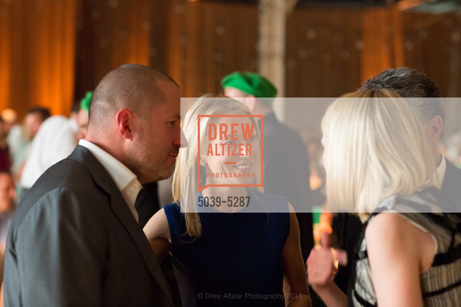 Jony Ive, Juliet de Baubigny, TIPPING POINT Benefit 2013, US, May 2nd, 2013, Photo #5039-5287 Jony Ive, Juliet de Baubigny, Photo #5039-5287