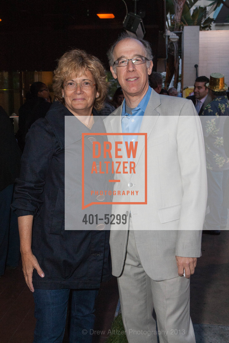 Radha Stern, Don Falk, 21st Annual TNDC Celebrity Pool Toss, US, October 8th, 2013, Photo #401-5299 Radha Stern, Don Falk, Photo #401-5299