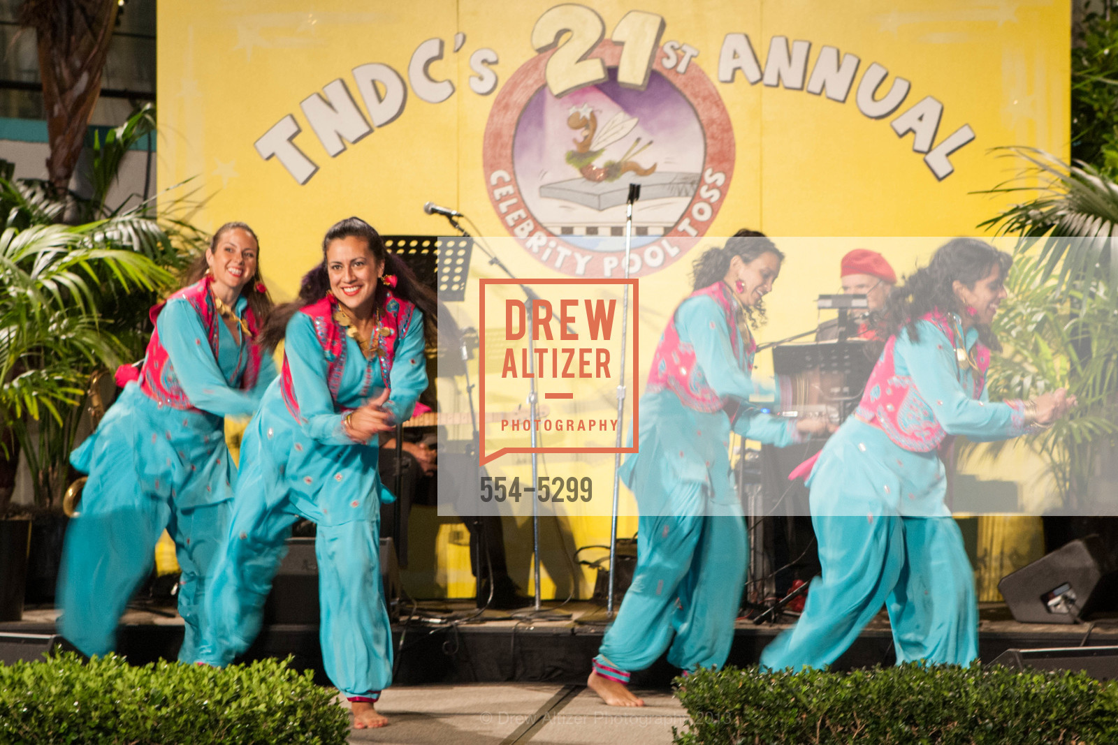 Performance, 21st Annual TNDC Celebrity Pool Toss, US, October 8th, 2013, Photo #554-5299 Performance, Photo #554-5299
