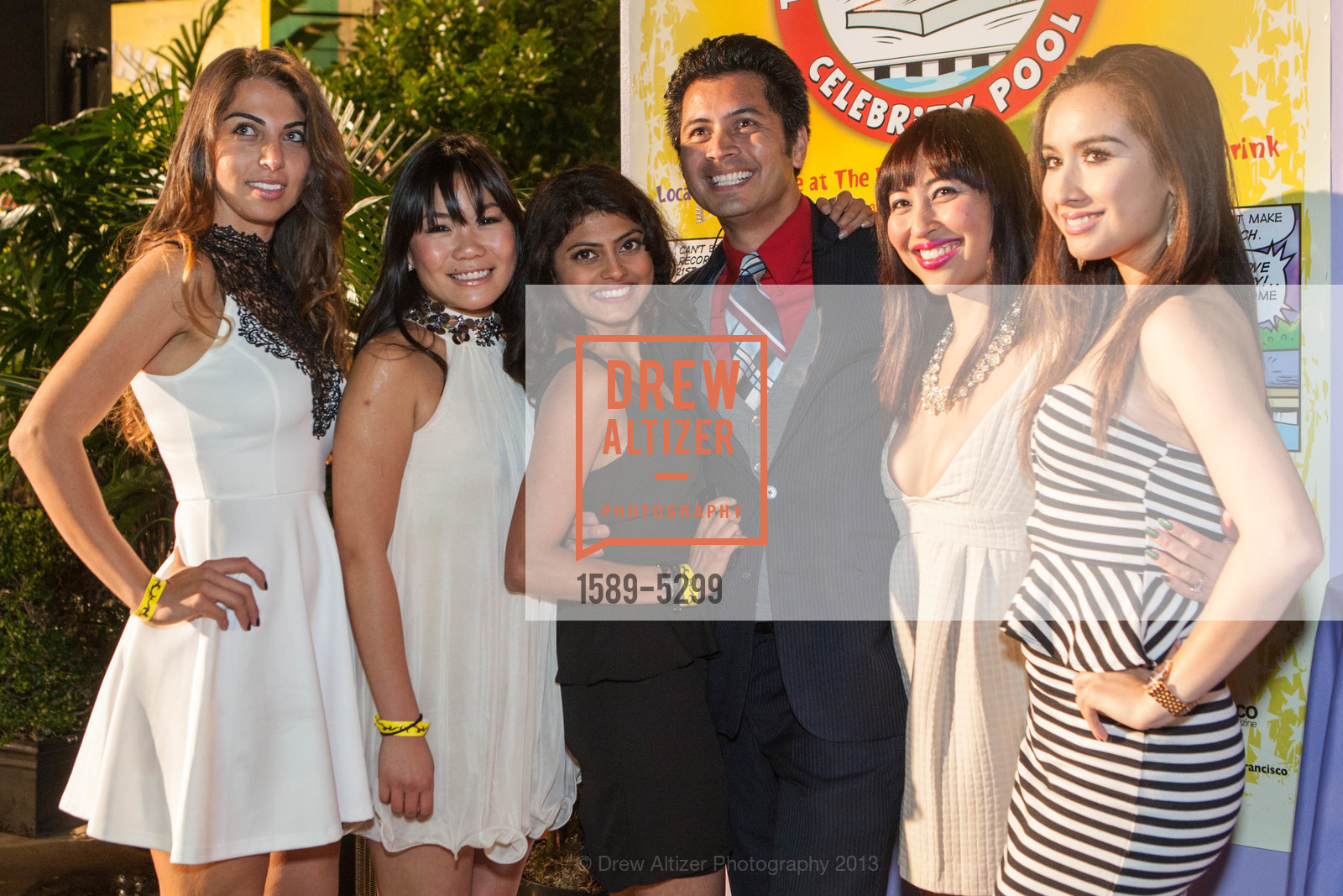 21st Annual TNDC Celebrity Pool Toss, US, October 8th, 2013, Photo #1589-5299 Photo #1589-5299