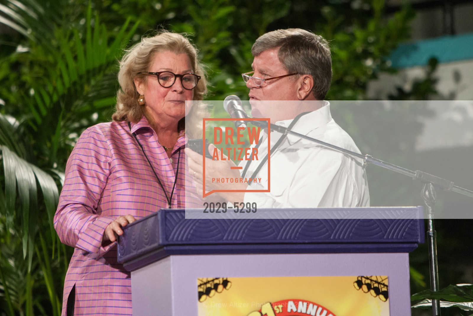Laura King Pfaff, Jim Losi, 21st Annual TNDC Celebrity Pool Toss, US, October 8th, 2013, Photo #2029-5299 Laura King Pfaff, Jim Losi, Photo #2029-5299