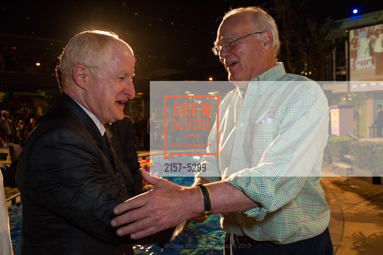 Bill Witte, John Stewart, 21st Annual TNDC Celebrity Pool Toss, US, October 8th, 2013, Photo #2157-5299 Bill Witte, John Stewart, Photo #2157-5299