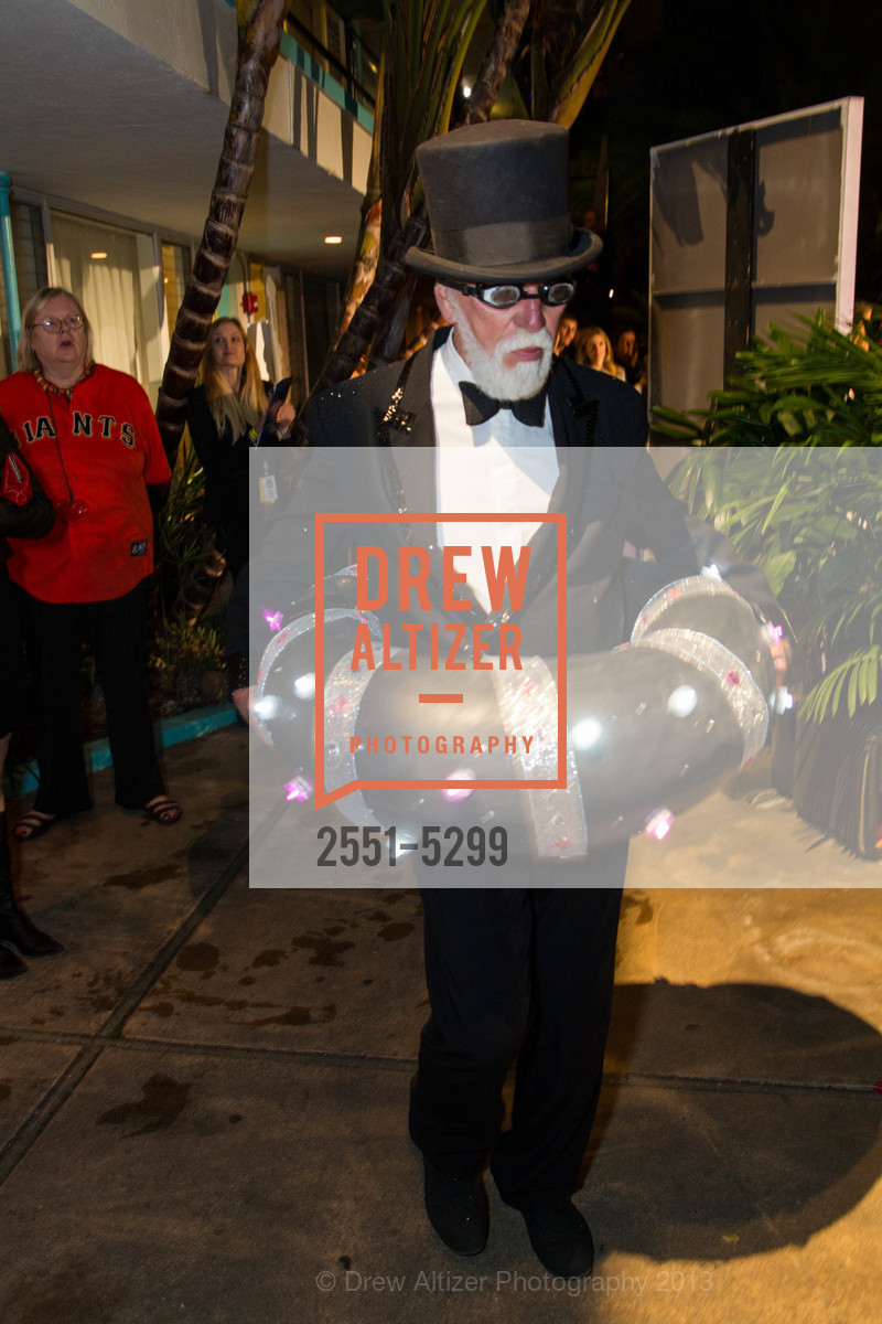 Lewis Sykes, 21st Annual TNDC Celebrity Pool Toss, US, October 8th, 2013, Photo #2551-5299 Lewis Sykes, Photo #2551-5299