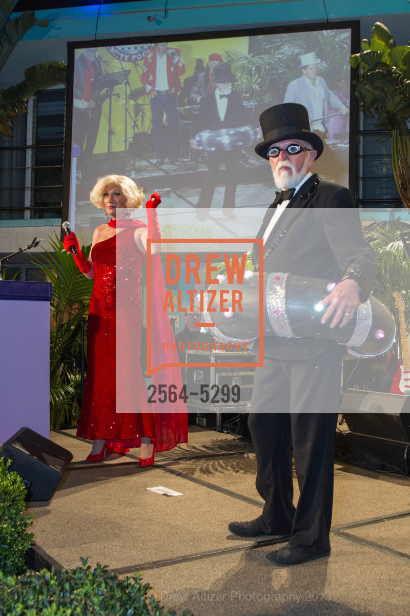 Lewis Sykes, 21st Annual TNDC Celebrity Pool Toss, US, October 8th, 2013, Photo #2564-5299 Lewis Sykes, Photo #2564-5299