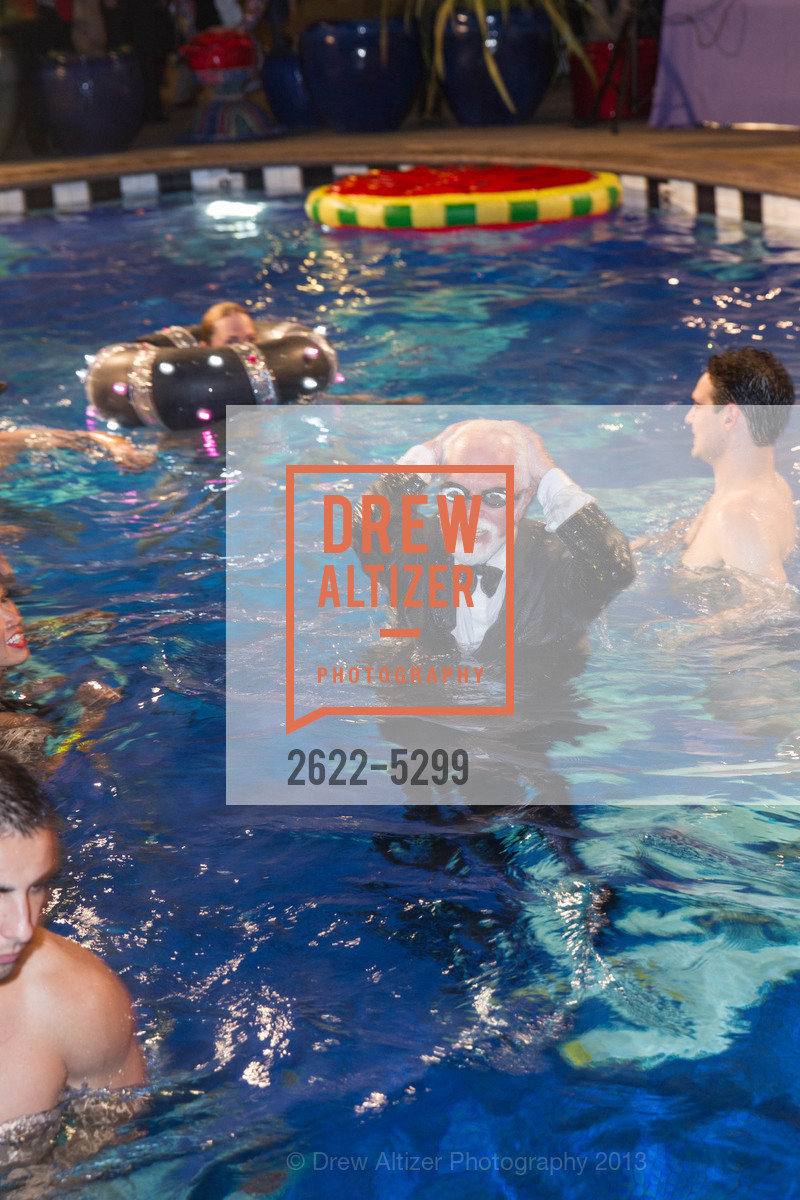 Lewis Sykes, 21st Annual TNDC Celebrity Pool Toss, US, October 8th, 2013, Photo #2622-5299 Lewis Sykes, Photo #2622-5299