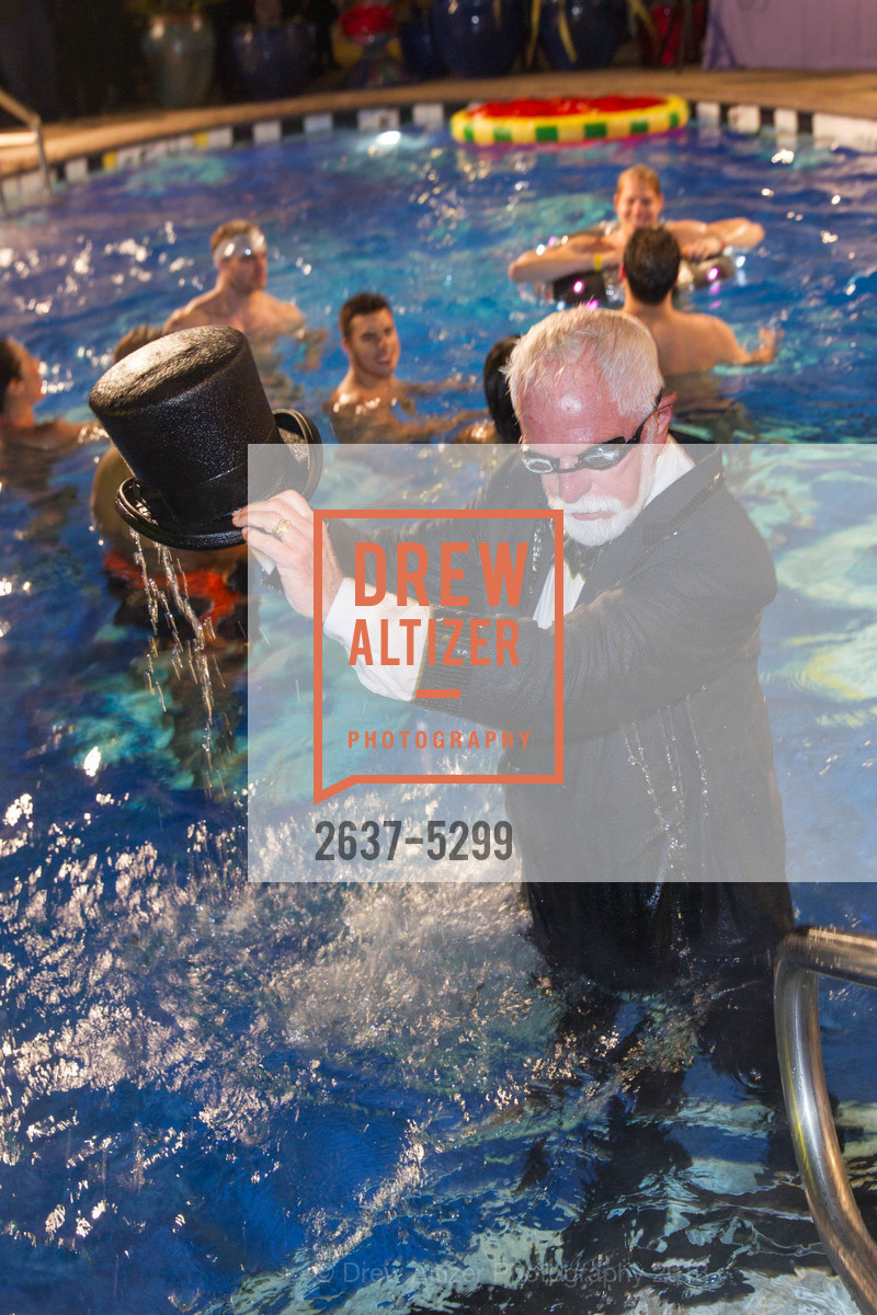 Lewis Sykes, 21st Annual TNDC Celebrity Pool Toss, US, October 8th, 2013, Photo #2637-5299 Lewis Sykes, Photo #2637-5299