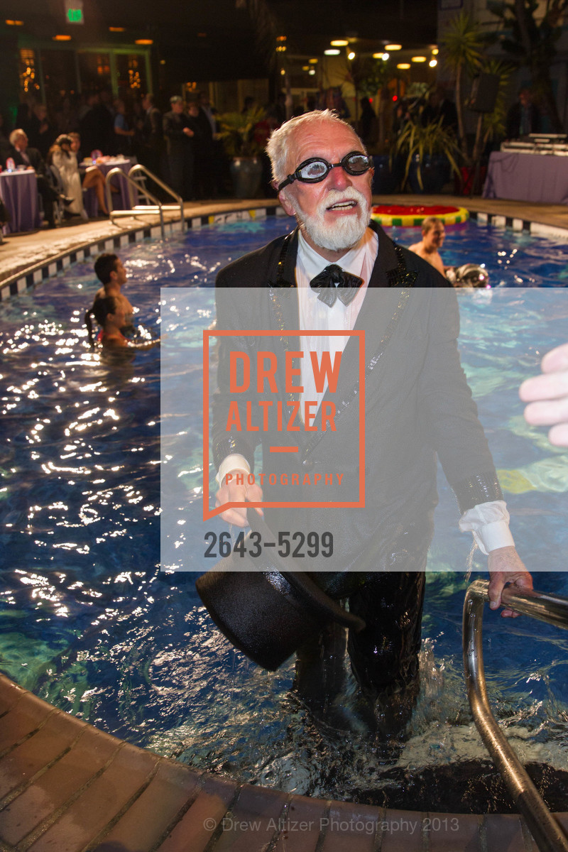 Lewis Sykes, 21st Annual TNDC Celebrity Pool Toss, US, October 8th, 2013, Photo #2643-5299 Lewis Sykes, Photo #2643-5299