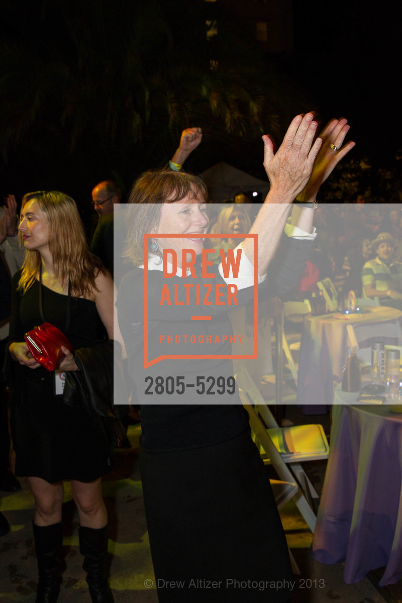 21st Annual TNDC Celebrity Pool Toss, US, October 8th, 2013, Photo #2805-5299 Photo #2805-5299