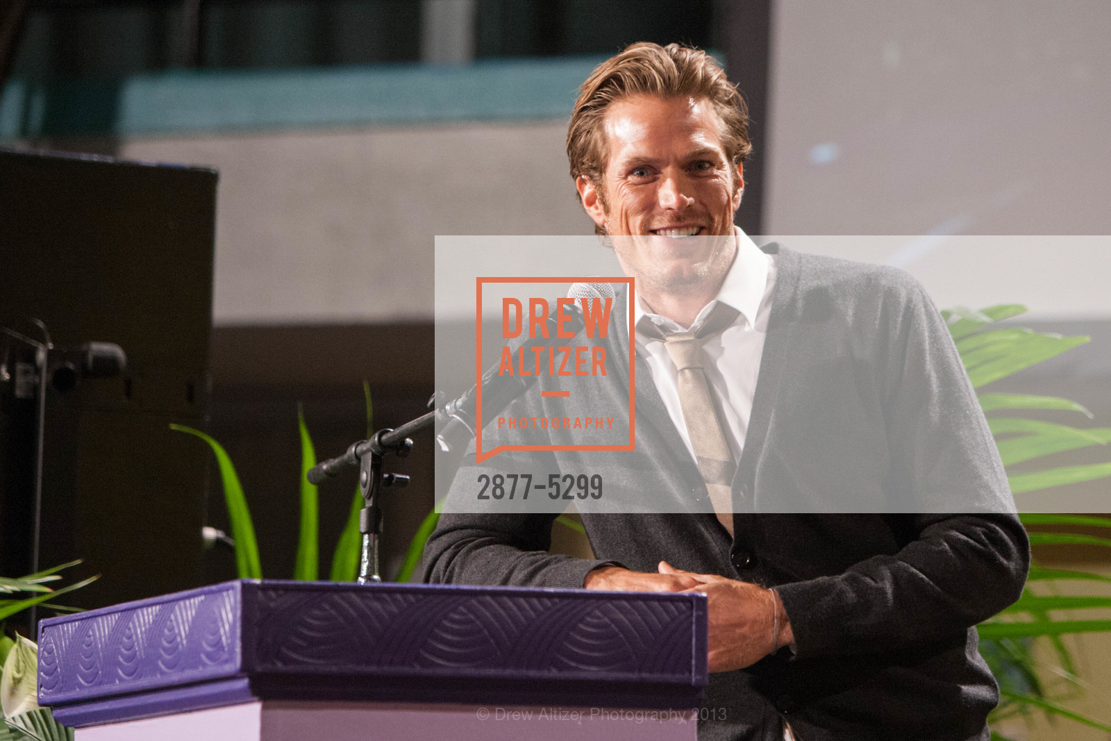 Jason Lewis, 21st Annual TNDC Celebrity Pool Toss, US, October 8th, 2013, Photo #2877-5299 Jason Lewis, Photo #2877-5299