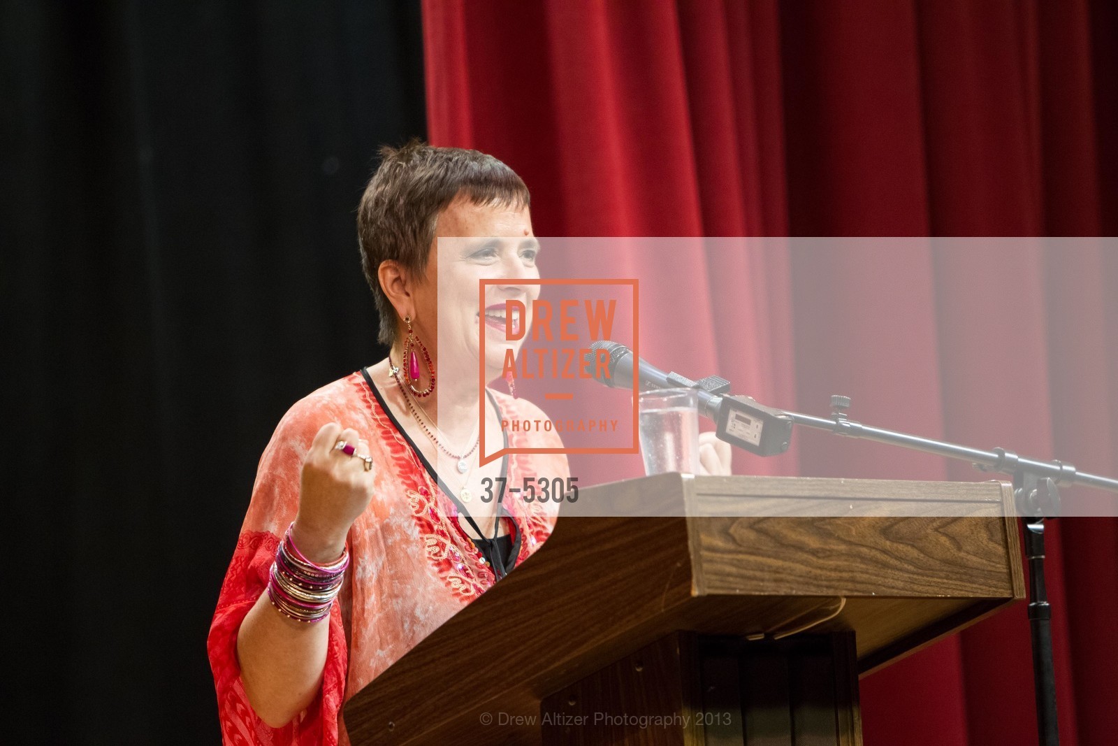 EVE ENSLER Celebrates her New Book at Grace Cathedral, US, May 22nd, 2013, Photo #37-5305 Photo #37-5305