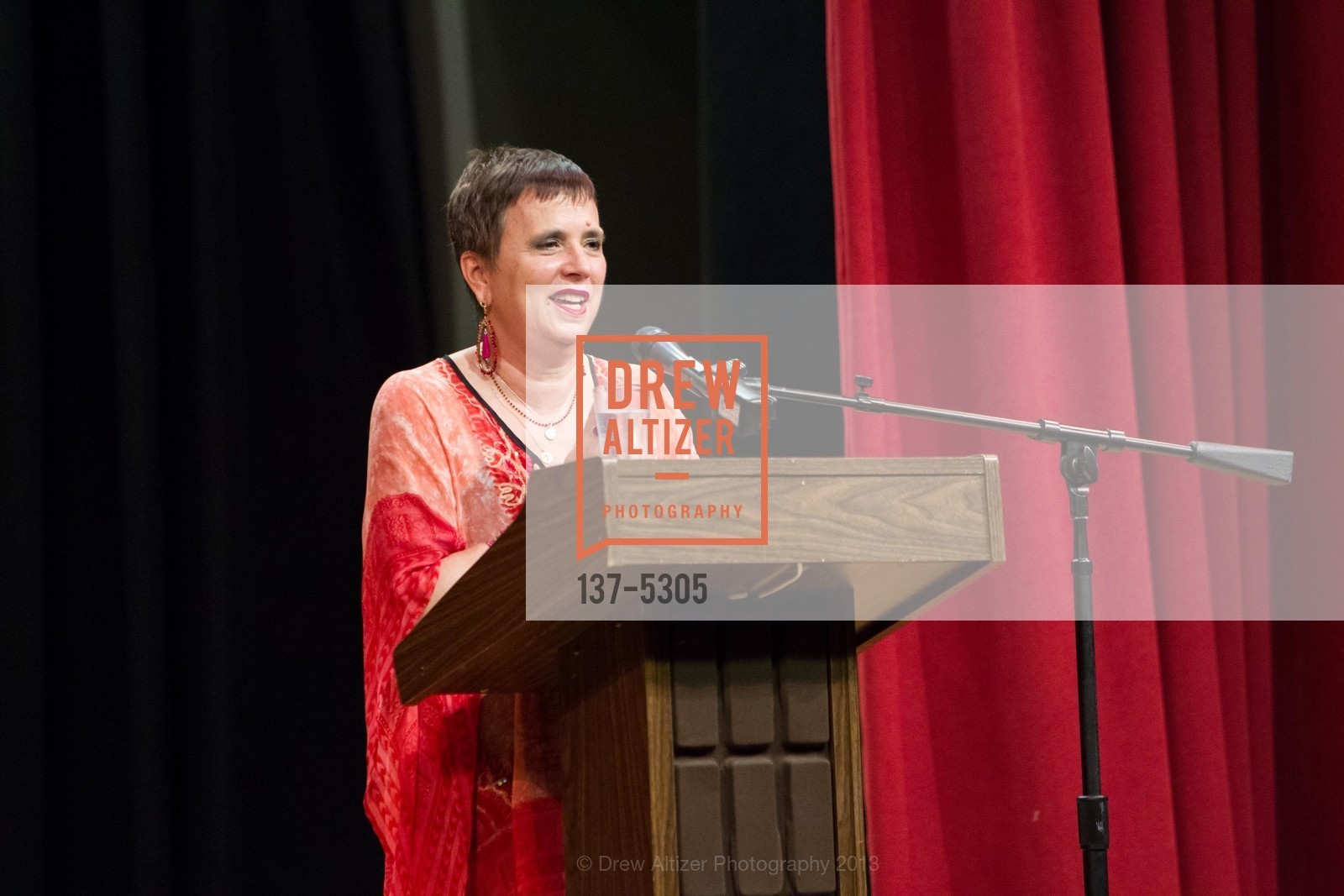 Eve Ensler, EVE ENSLER Celebrates her New Book at Grace Cathedral, US, May 22nd, 2013, Photo #137-5305 Eve Ensler, Photo #137-5305