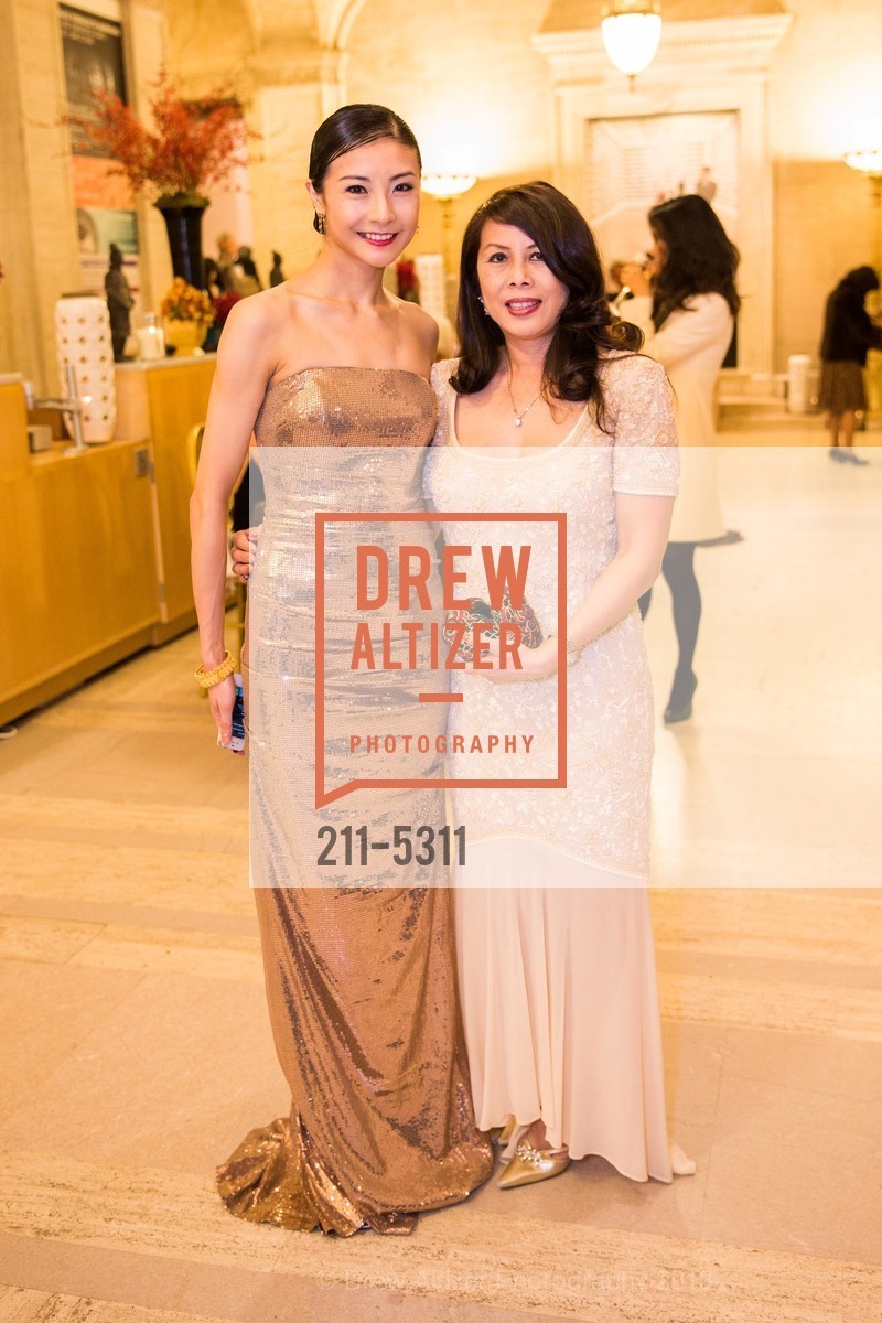 Yuan Yuan Tan, Sharon Seto, Opening Night Gala for the TERRACOTTA EXHIBITION, US, February 19th, 2013, Photo #211-5311 Yuan Yuan Tan, Sharon Seto, Photo #211-5311