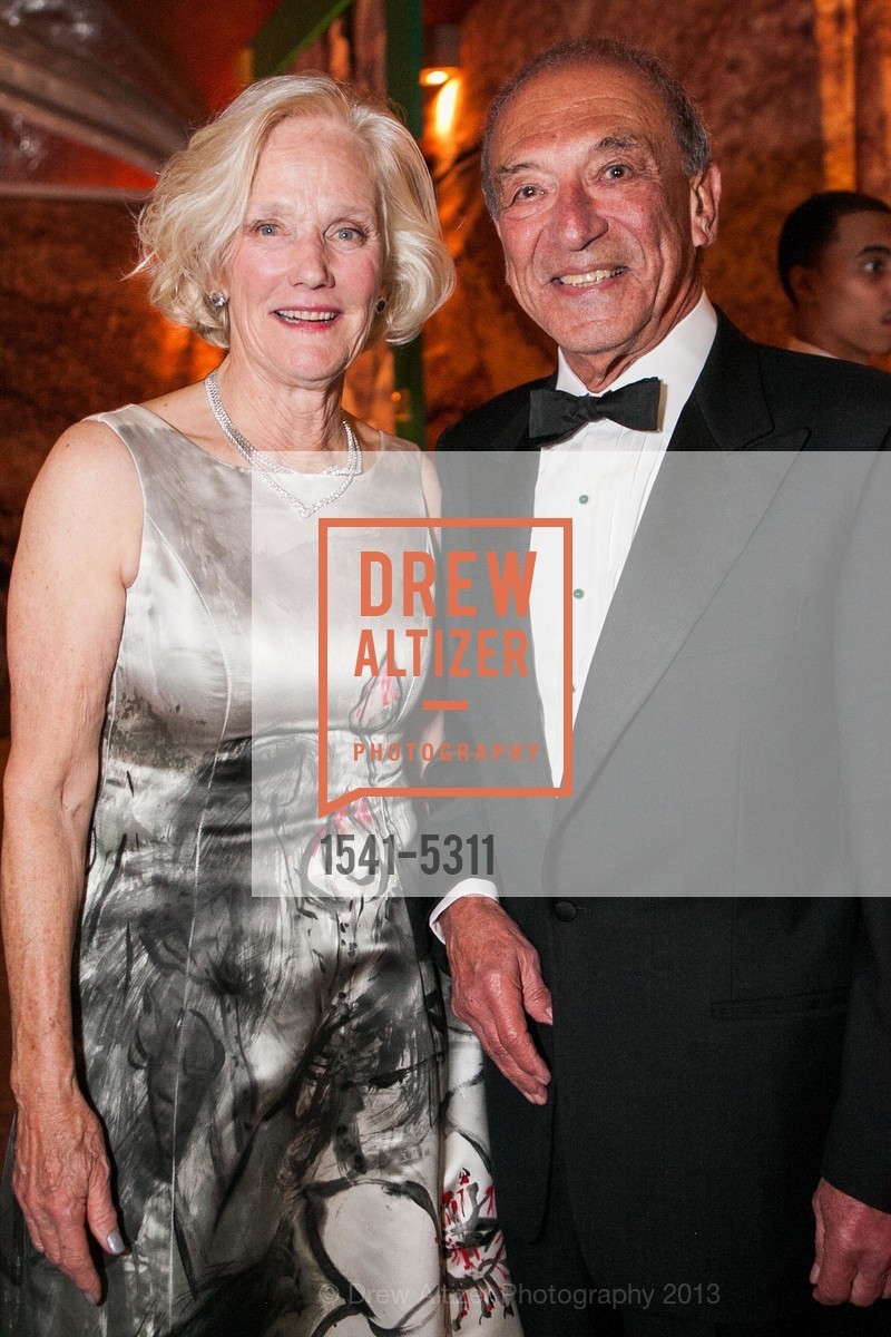 Judy Wilbur, Ed Berkowitz, Opening Night Gala for the TERRACOTTA EXHIBITION, US, February 19th, 2013, Photo #1541-5311 Judy Wilbur, Ed Berkowitz, Photo #1541-5311