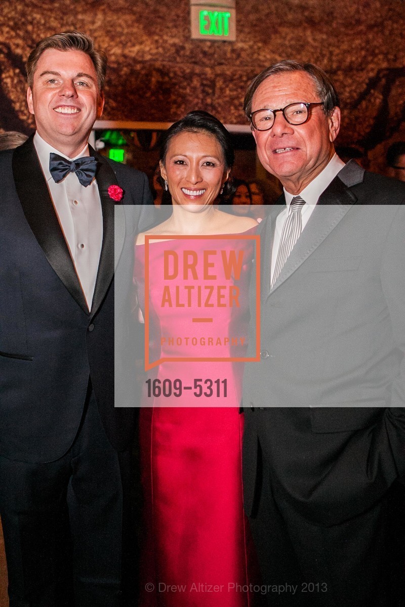 Tony Bates, Cori Bates, Michael Ovitz, Opening Night Gala for the TERRACOTTA EXHIBITION, US, February 19th, 2013, Photo #1609-5311 Tony Bates, Cori Bates, Michael Ovitz, Photo #1609-5311