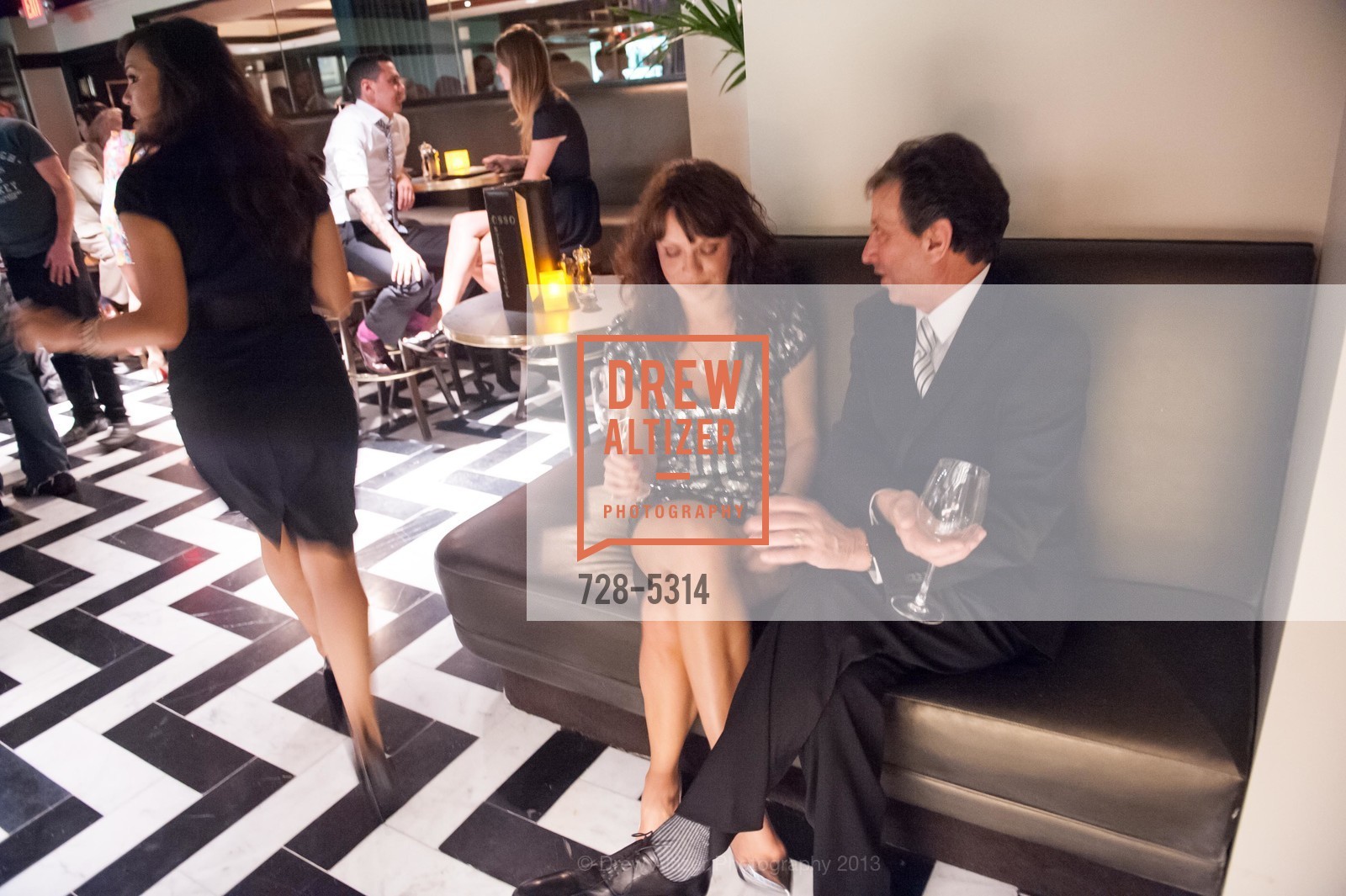 Jennifer Dal Bozzo, Jerry Dal Bozzo, OSSO STEAKHOUSE Pre-Opening Party, US, May 1st, 2013, Photo #728-5314 Jennifer Dal Bozzo, Jerry Dal Bozzo, Photo #728-5314
