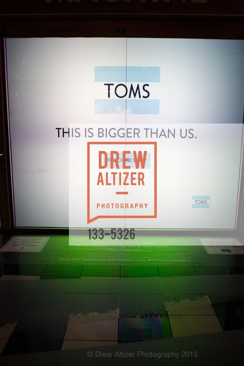 Atmosphere, WESTFIELD LABS + eBAY INC. Unveil Digital Storefront with Sony, TOMS and Rebecca Minkoff, US, November 20th, 2013, Photo #133-5326 Atmosphere, Photo #133-5326