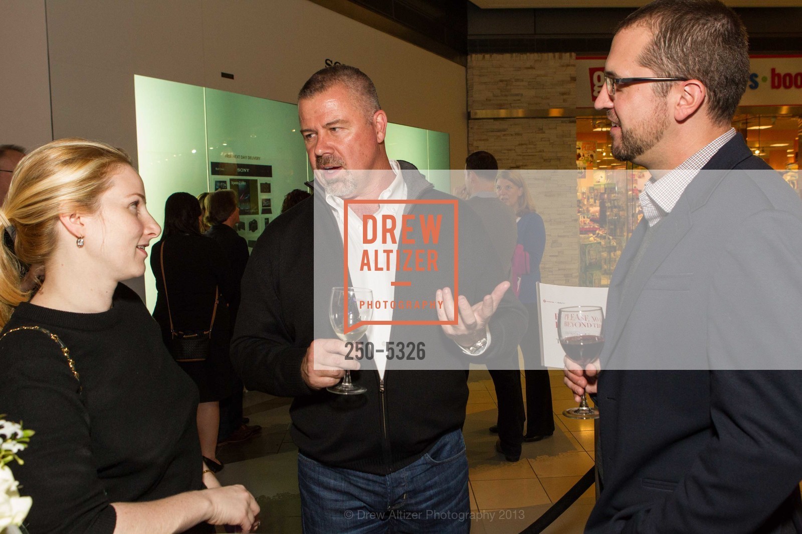 Amanda Miller, Steve Yankovich, Rob Veres, WESTFIELD LABS + eBAY INC. Unveil Digital Storefront with Sony, TOMS and Rebecca Minkoff, US, November 20th, 2013, Photo #250-5326 Amanda Miller, Steve Yankovich, Rob Veres, Photo #250-5326