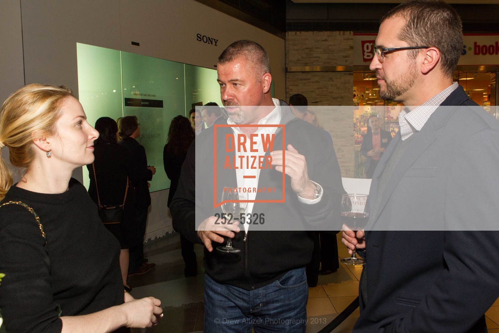 Amanda Miller, Steve Yankovich, Rob Veres, WESTFIELD LABS + eBAY INC. Unveil Digital Storefront with Sony, TOMS and Rebecca Minkoff, US, November 20th, 2013, Photo #252-5326 Amanda Miller, Steve Yankovich, Rob Veres, Photo #252-5326