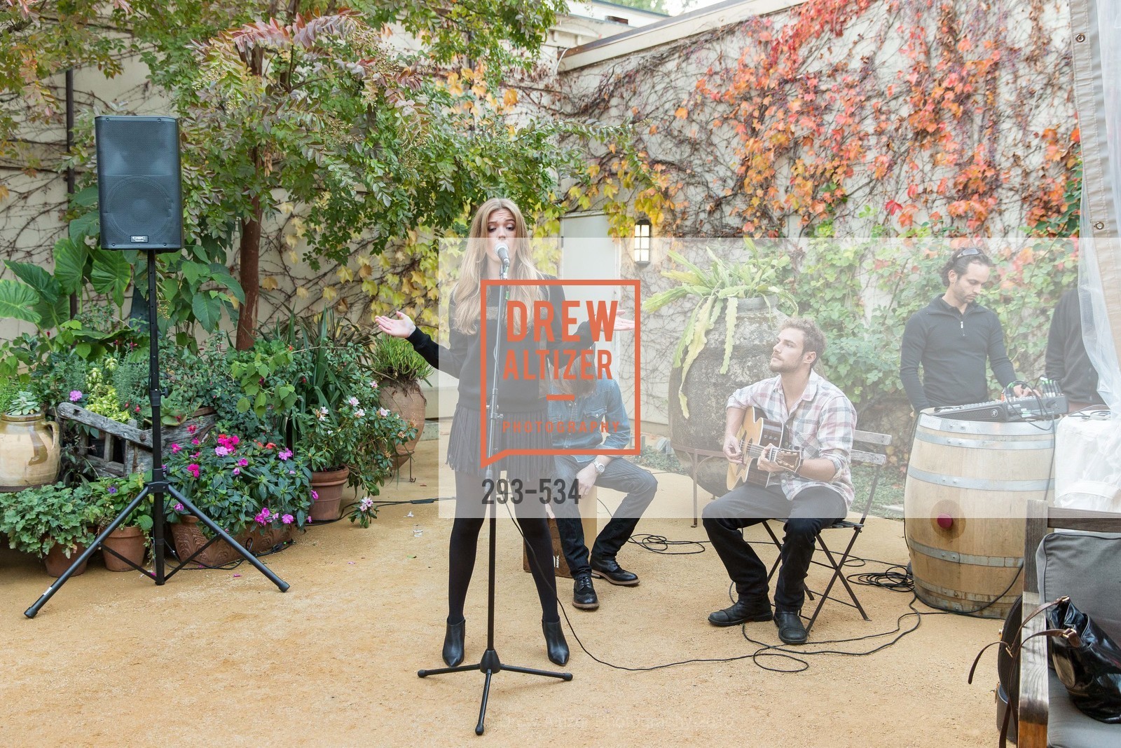 Performance By Em Rossi, Perfecting Pairings - Food, Wine and Stories, Chateau St Jean, Kenwood, November 14th, 2015, Photo #293-534 Performance By Em Rossi, Photo #293-534