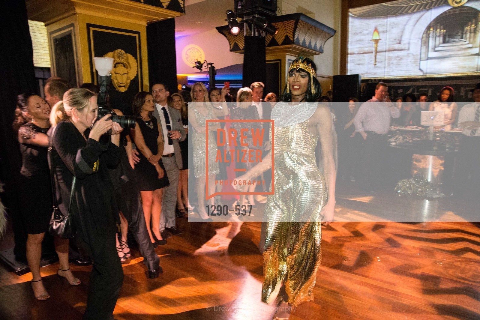 Performance, TOP OF THE MARK'S 75TH Anniversary Party, US, November 7th, 2014,Drew Altizer, Drew Altizer Photography, full-service agency, private events, San Francisco photographer, photographer california