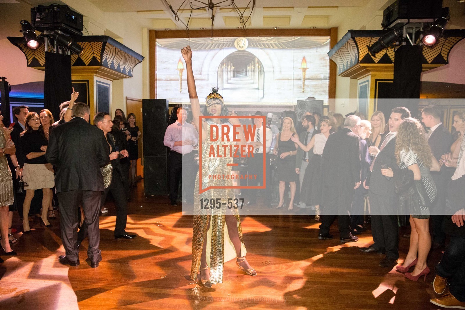 Performance, TOP OF THE MARK'S 75TH Anniversary Party, US, November 7th, 2014,Drew Altizer, Drew Altizer Photography, full-service agency, private events, San Francisco photographer, photographer california