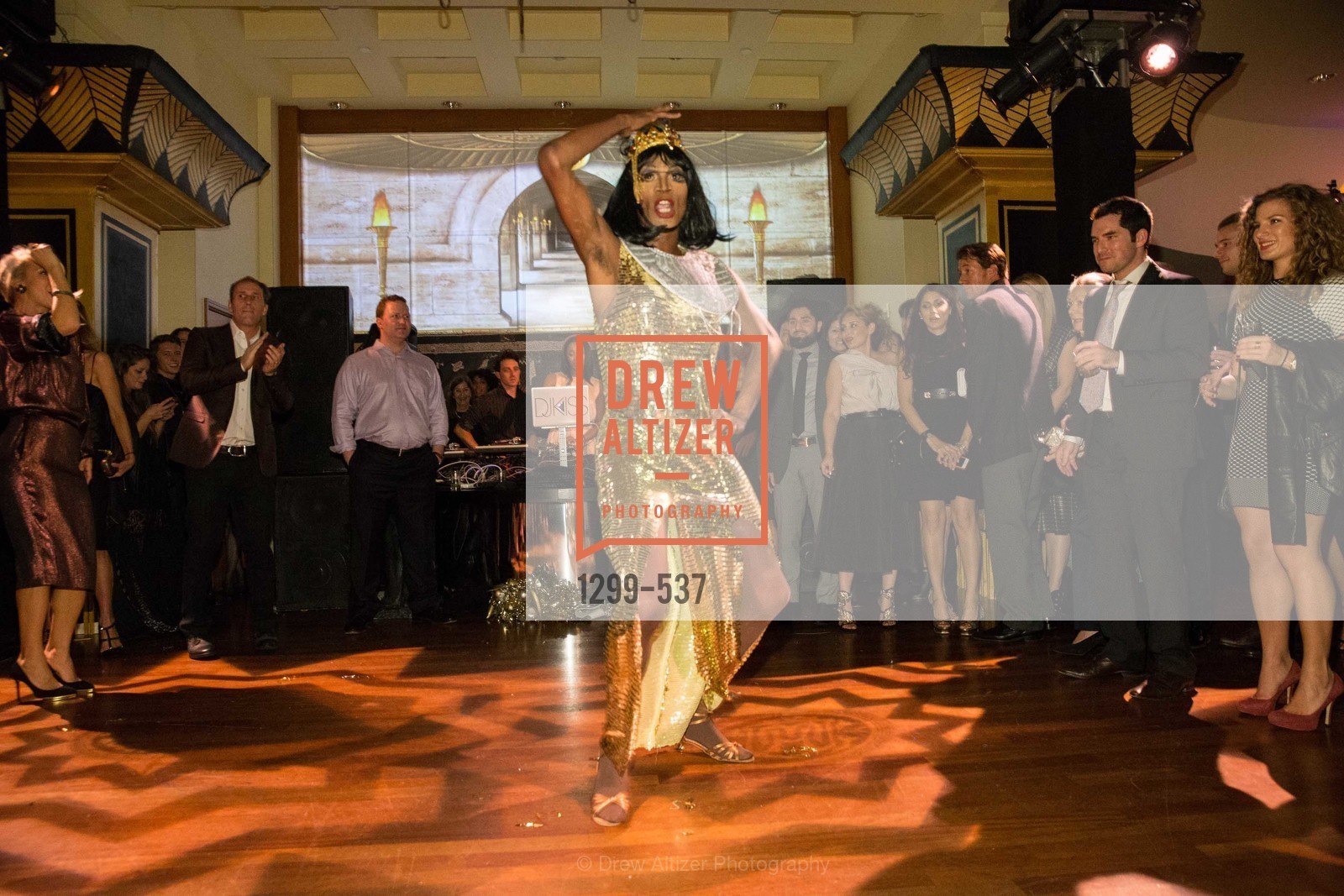 Performance, TOP OF THE MARK'S 75TH Anniversary Party, US, November 7th, 2014, Photo #1299-537 Performance, Photo #1299-537