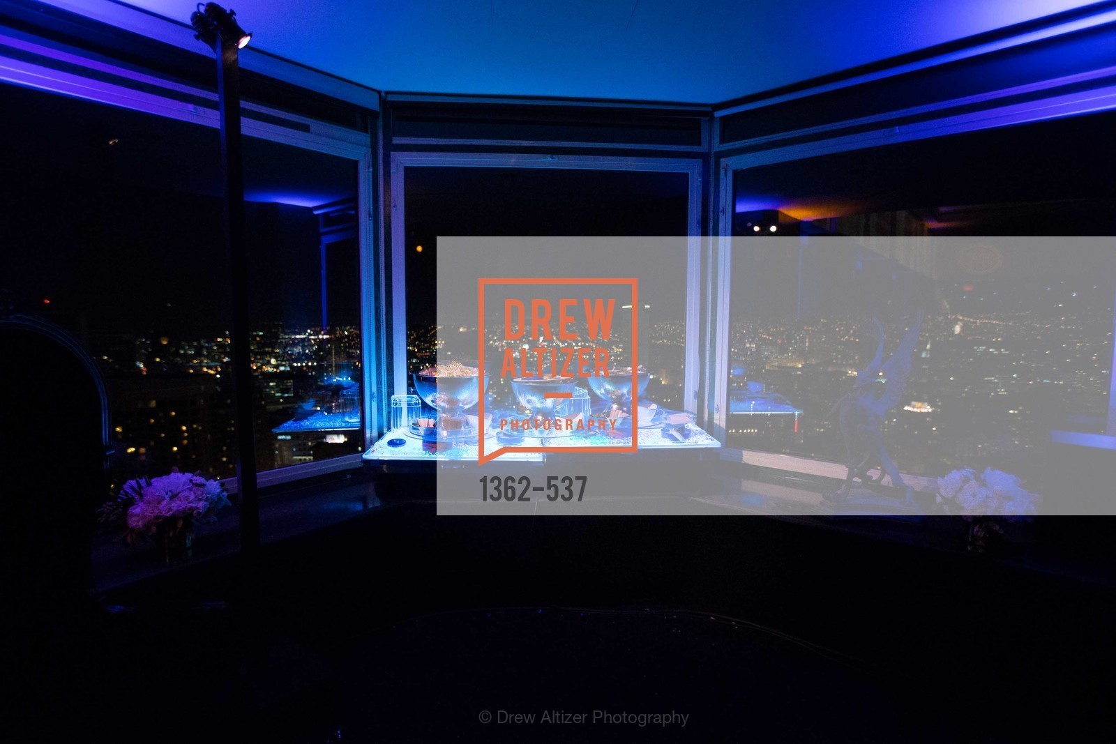 Atmosphere, TOP OF THE MARK'S 75TH Anniversary Party, US, November 7th, 2014,Drew Altizer, Drew Altizer Photography, full-service agency, private events, San Francisco photographer, photographer california