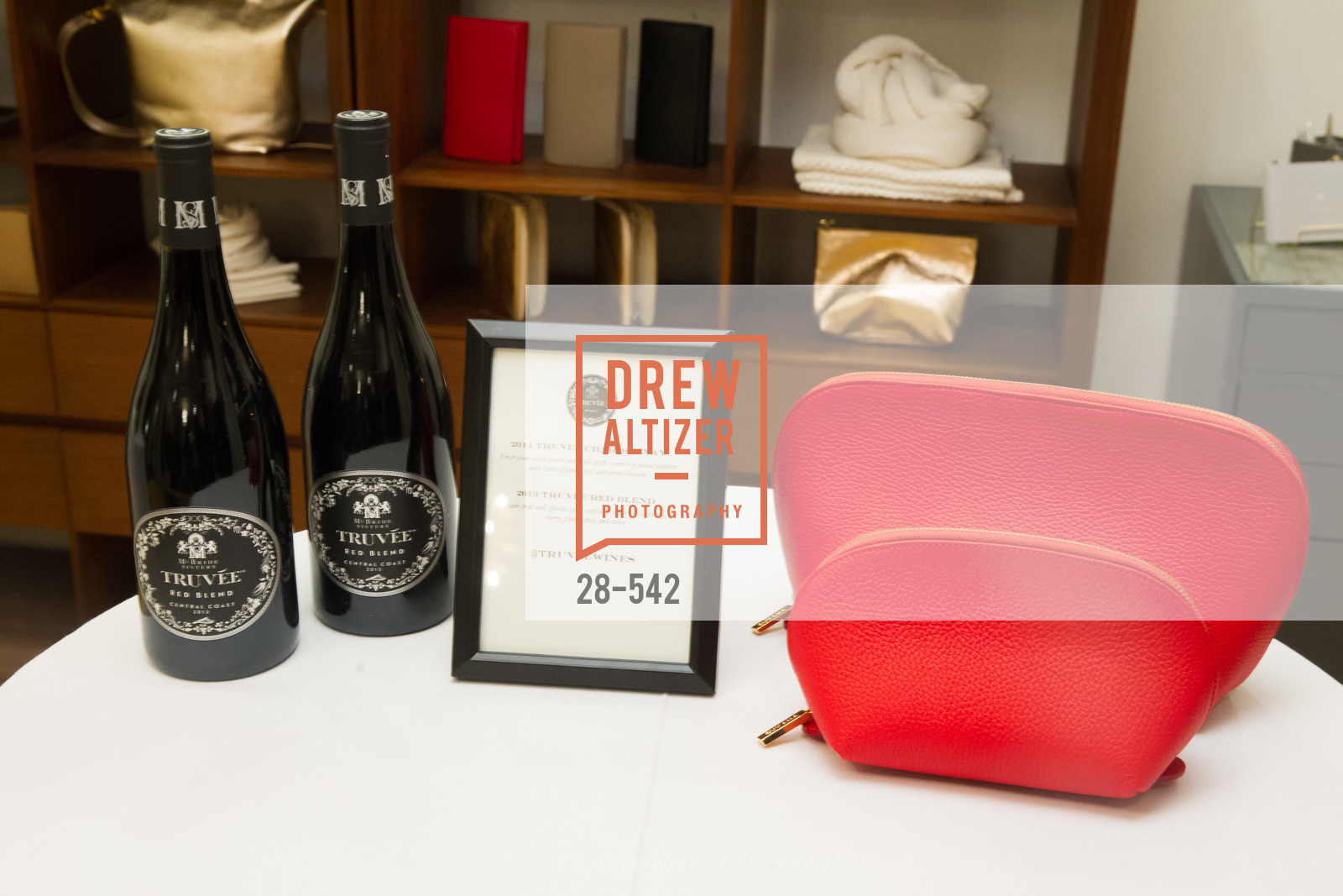Atmosphere, Cuyana + The McBride Sisters, Cayuna Showroom. 291 Geary Street, 2nd Floor, November 19th, 2015,Drew Altizer, Drew Altizer Photography, full-service agency, private events, San Francisco photographer, photographer california