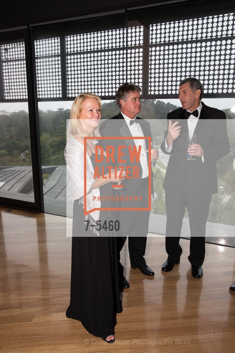 Tom Rich, Corinne Rich, Ken Keefe, LOUIS VUITTON and HERRESHOFF MARINE MUSEUM Present America's Cup Hall of Fame Induction Ceremony, US, August 5th, 2013, Photo #7-5460 Tom Rich, Corinne Rich, Ken Keefe, Photo #7-5460