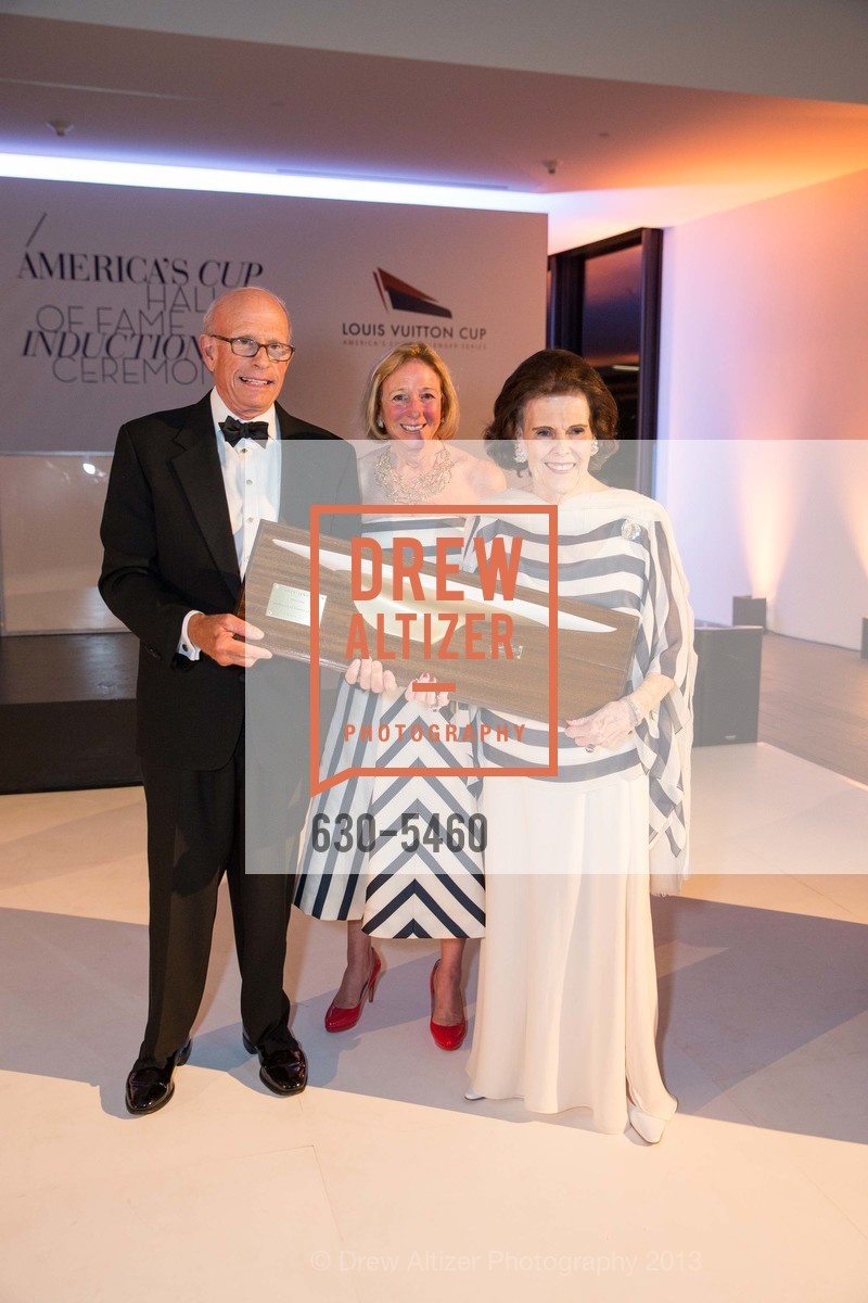 Tom Whidden, Betsy Whidden, Lucy Jewett, LOUIS VUITTON and HERRESHOFF MARINE MUSEUM Present America's Cup Hall of Fame Induction Ceremony, US, August 5th, 2013, Photo #630-5460 Tom Whidden, Betsy Whidden, Lucy Jewett, Photo #630-5460