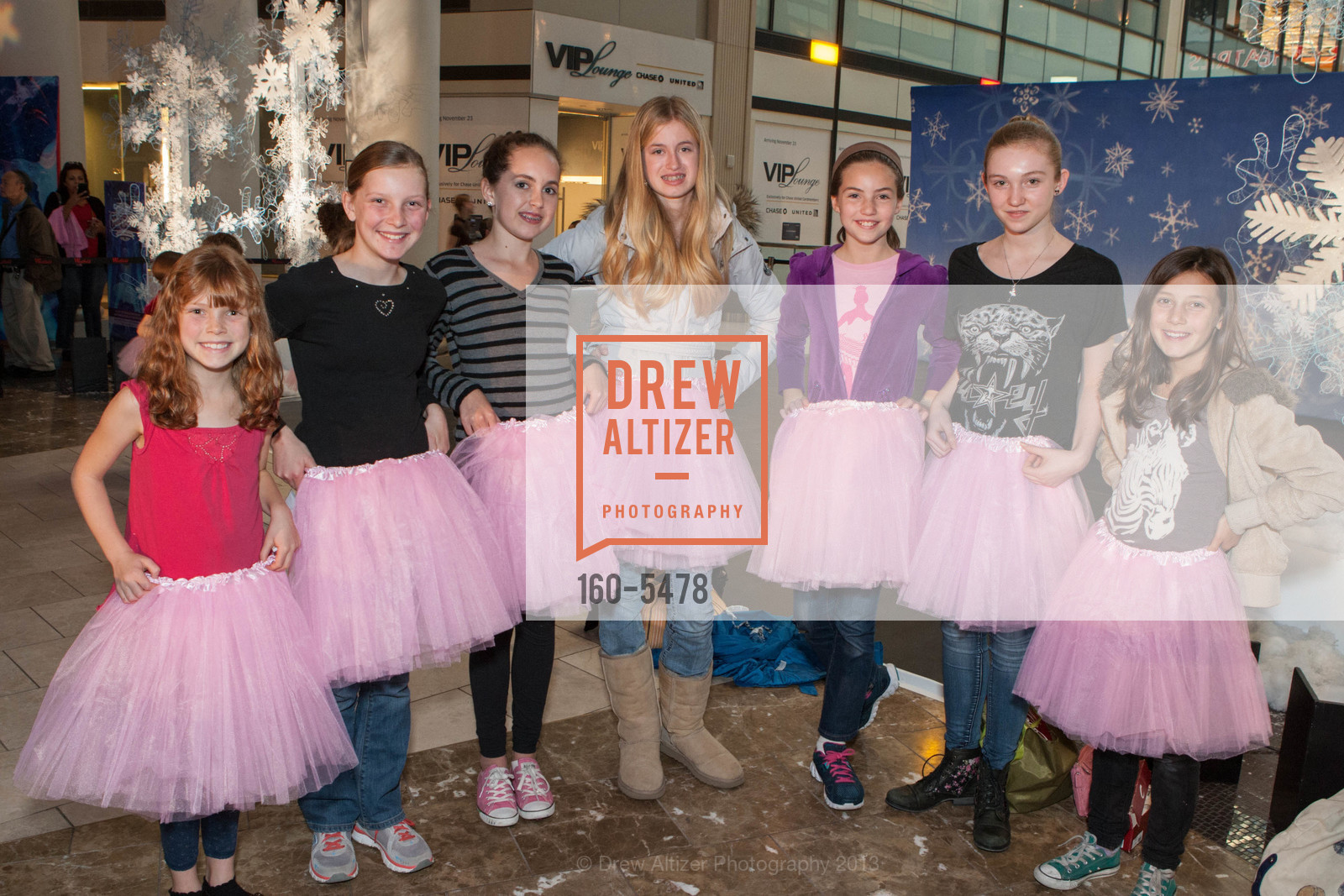 Fiona Gmeinier, Chloe Gmeiner, Olivia Taylor, Allison Lubas, Sidney Sullivan, WESTFIELD SAN FRANCISCO CENTRE Presents Nutcracker Under the Dome, US, November 21st, 2013, Photo #160-5478 Fiona Gmeinier, Chloe Gmeiner, Olivia Taylor, Allison Lubas, Sidney Sullivan, Photo #160-5478