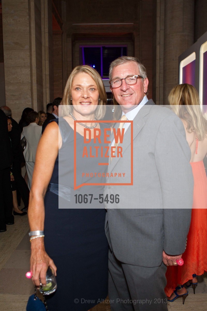 Patty Anderson, Kent Anderson, MACY'S Passport Presents GLAMORAMA 2013, Orpheum Theatre. 1192 Market Street, September 19th, 2013, Photo #1067-5496 Patty Anderson, Kent Anderson, Photo #1067-5496