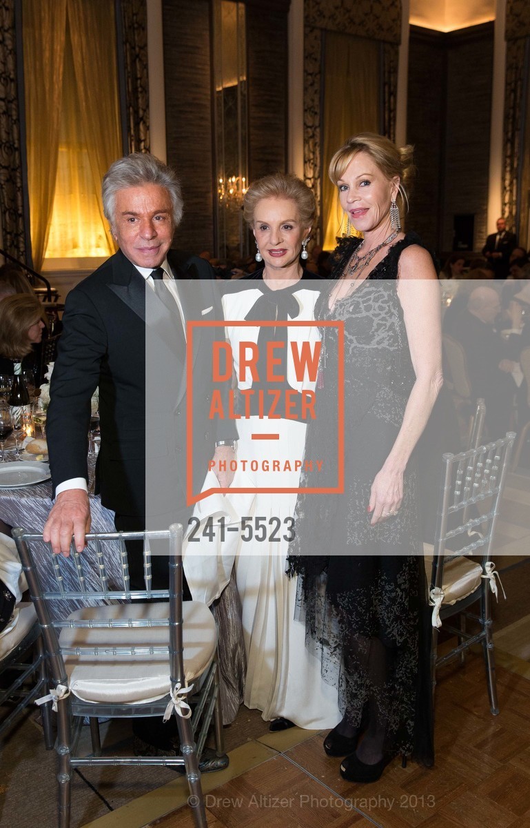 Giancarlo Giacometti, Carolina Herrera, Melanie Griffith, QUEEN SOFIA SPANISH INSTITUTE Gold Medal Gala Honoring The Honorable Hillary Rodham Clinton & Antonio Banderas, US, November 19th, 2013, Photo #241-5523 Giancarlo Giacometti, Carolina Herrera, Melanie Griffith, Photo #241-5523