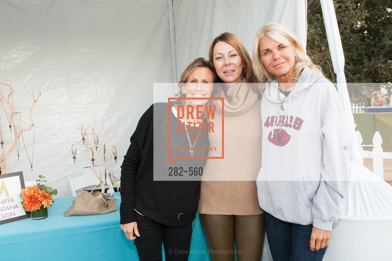 Marianne Bouza, Julie Wallunus, Jennifer Montana, Photo #282-560