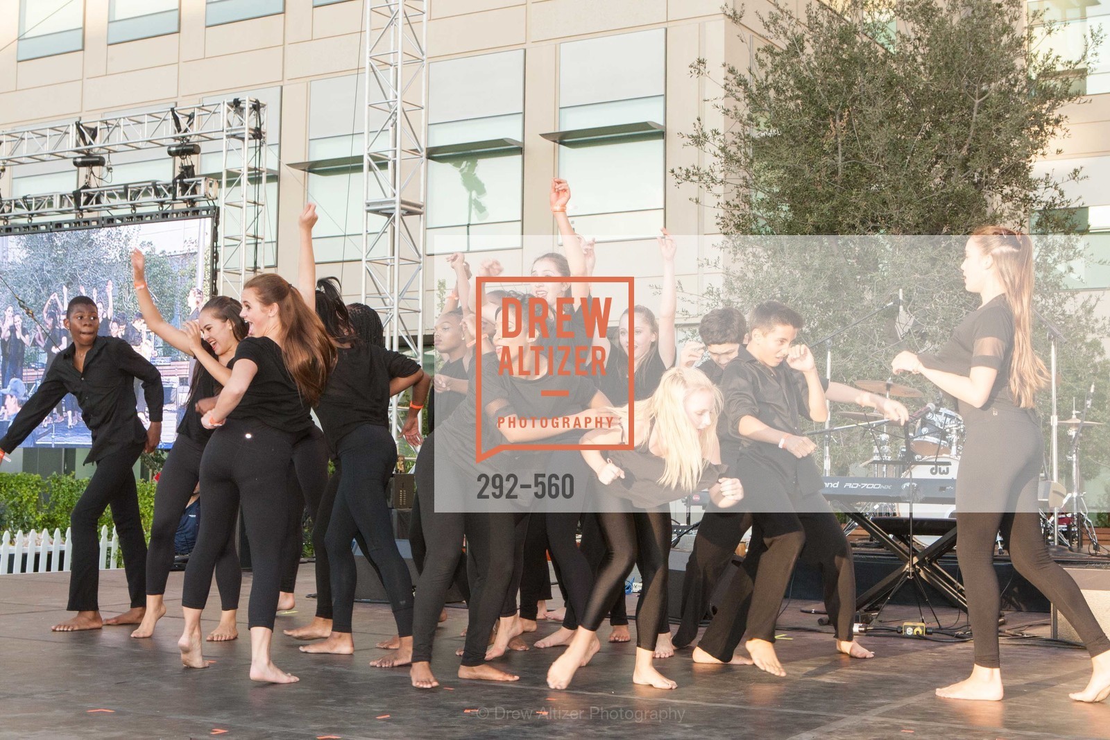 Performance, UCSF Medical Center HARD HAT WALK & LIGHTS ON FESTIVAL, US, September 6th, 2014,Drew Altizer, Drew Altizer Photography, full-service agency, private events, San Francisco photographer, photographer california