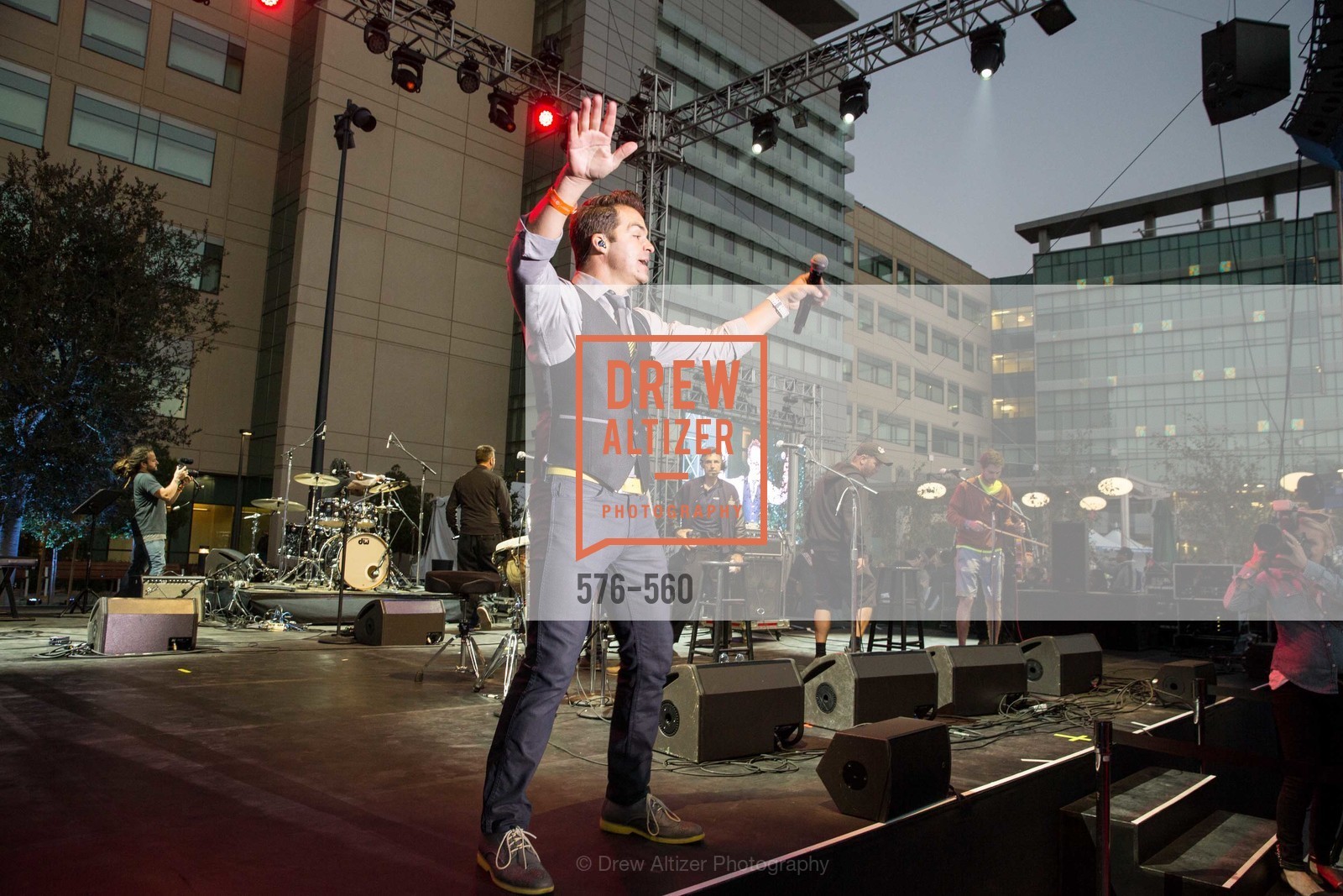 Performance By DJ Cory Live!, UCSF Medical Center HARD HAT WALK & LIGHTS ON FESTIVAL, US, September 6th, 2014,Drew Altizer, Drew Altizer Photography, full-service agency, private events, San Francisco photographer, photographer california