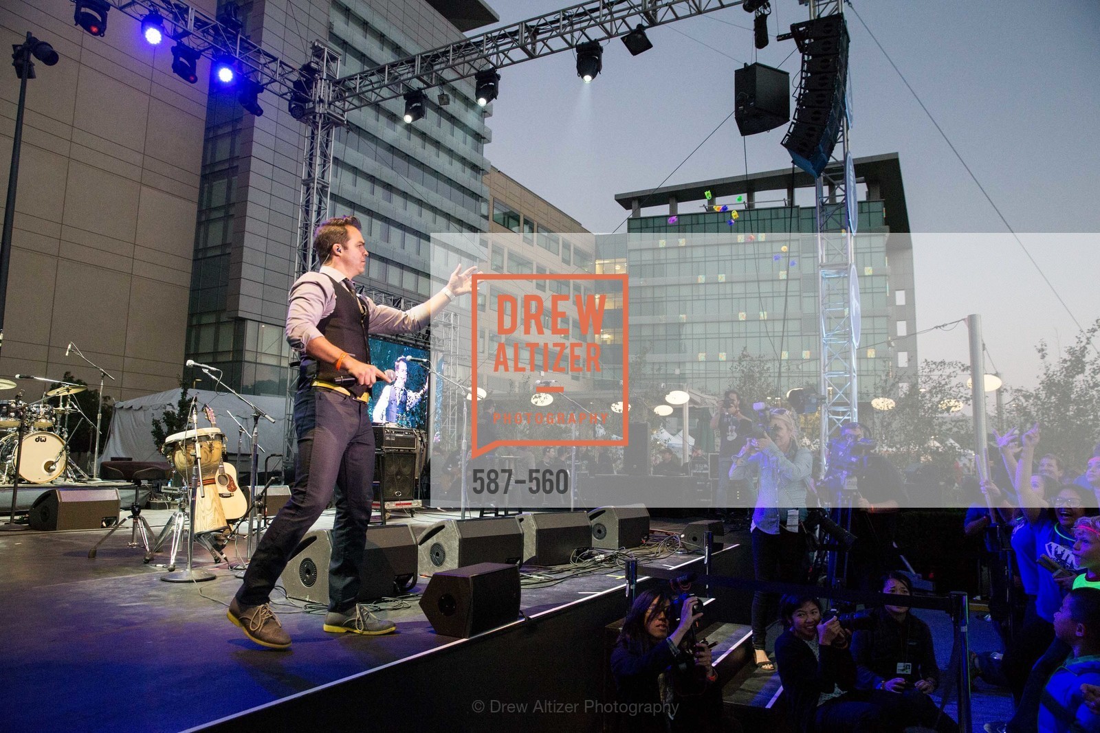 Performance By DJ Cory Live!, UCSF Medical Center HARD HAT WALK & LIGHTS ON FESTIVAL, US, September 6th, 2014,Drew Altizer, Drew Altizer Photography, full-service agency, private events, San Francisco photographer, photographer california