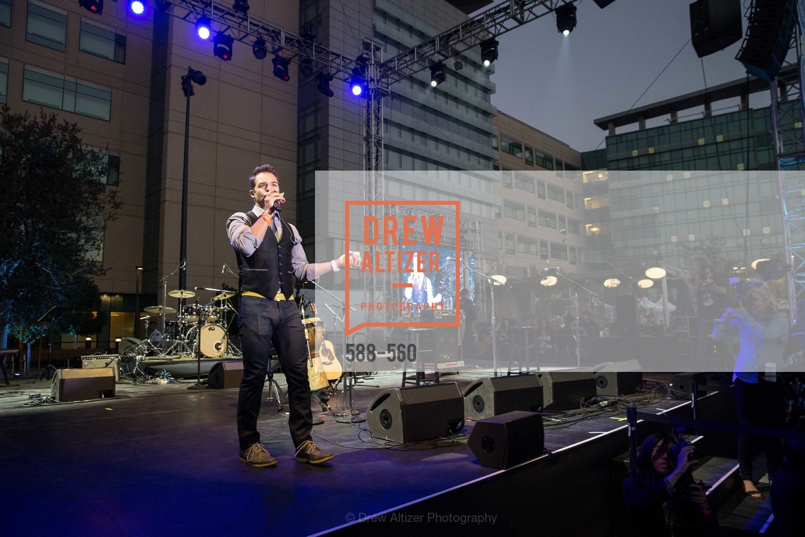 Performance By DJ Cory Live!, UCSF Medical Center HARD HAT WALK & LIGHTS ON FESTIVAL, US, September 6th, 2014,Drew Altizer, Drew Altizer Photography, full-service event agency, private events, San Francisco photographer, photographer California