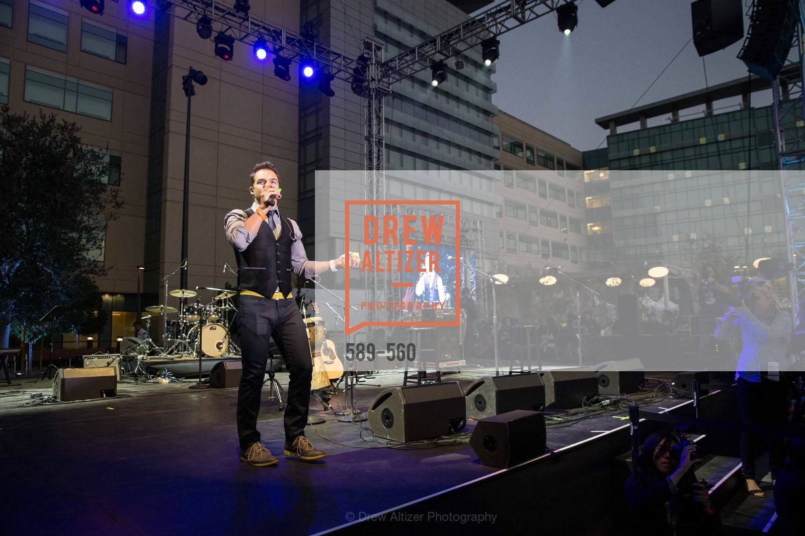 Performance By DJ Cory Live!, UCSF Medical Center HARD HAT WALK & LIGHTS ON FESTIVAL, US, September 6th, 2014,Drew Altizer, Drew Altizer Photography, full-service agency, private events, San Francisco photographer, photographer california