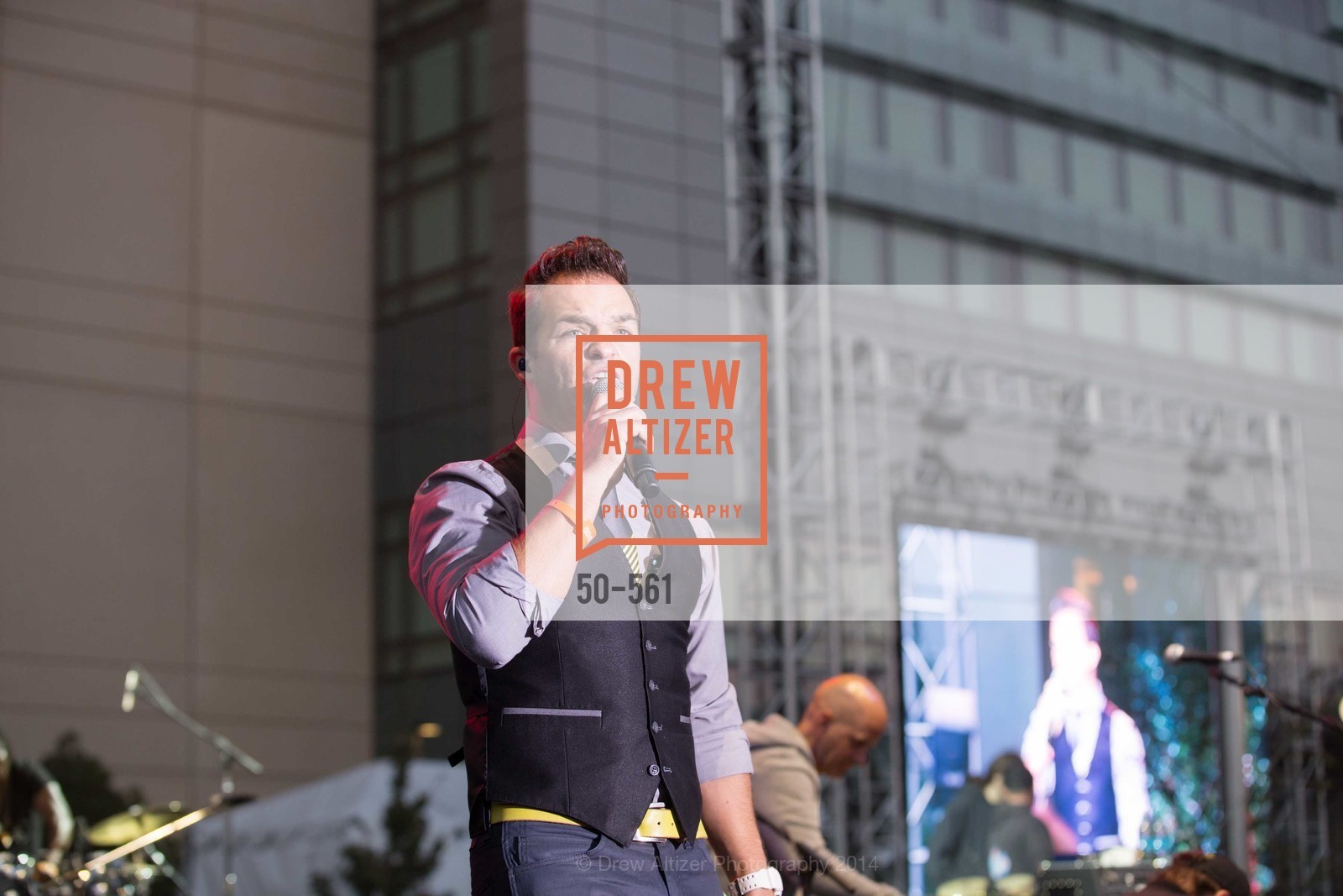Performance By DJ Cory Live!, UCSF Medical Center HARD HAT WALK & LIGHTS ON FESTIVAL, US, September 6th, 2014,Drew Altizer, Drew Altizer Photography, full-service event agency, private events, San Francisco photographer, photographer California