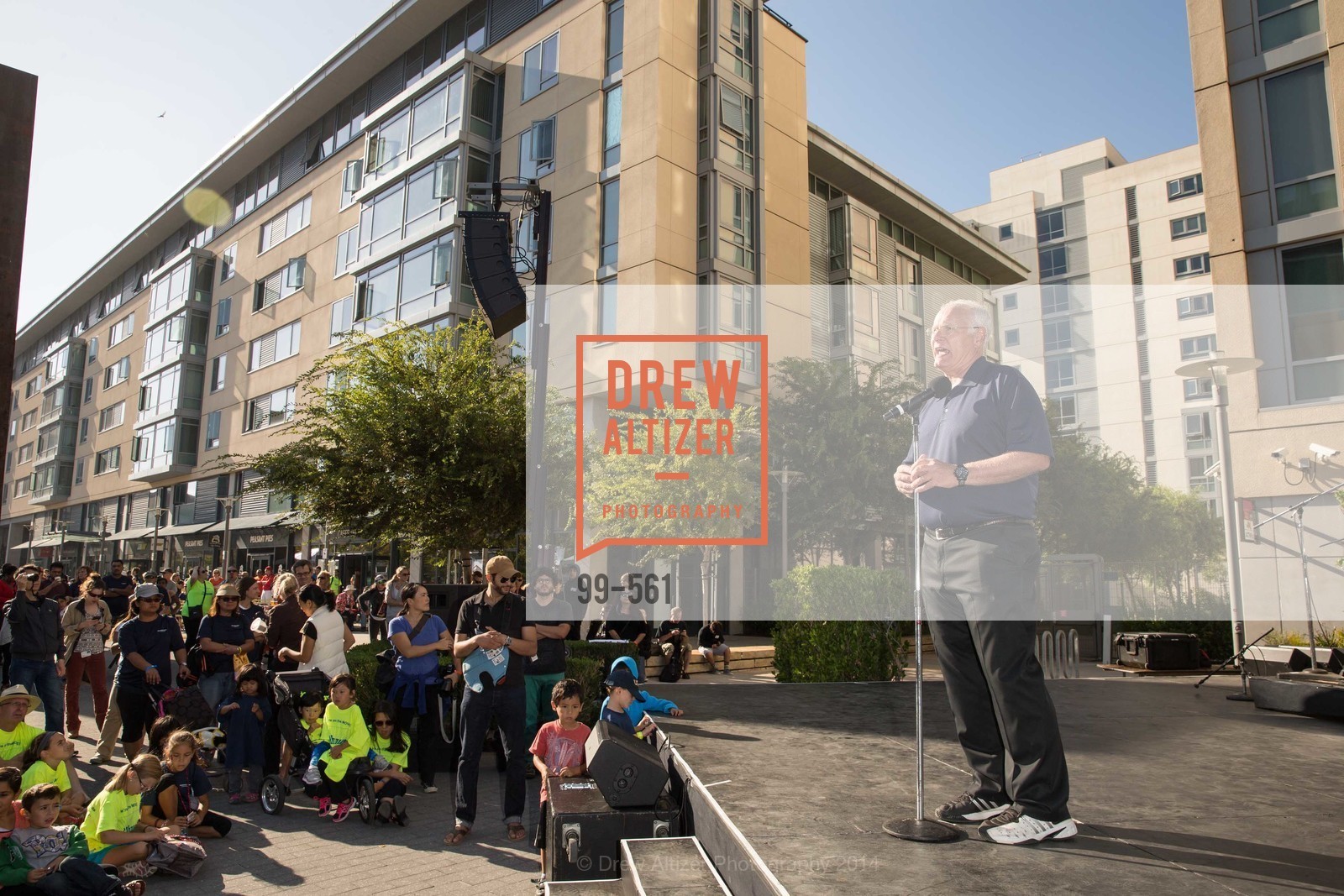 Mark Laret, UCSF Medical Center HARD HAT WALK & LIGHTS ON FESTIVAL, US, September 6th, 2014, Photo #99-561 Mark Laret, Photo #99-561