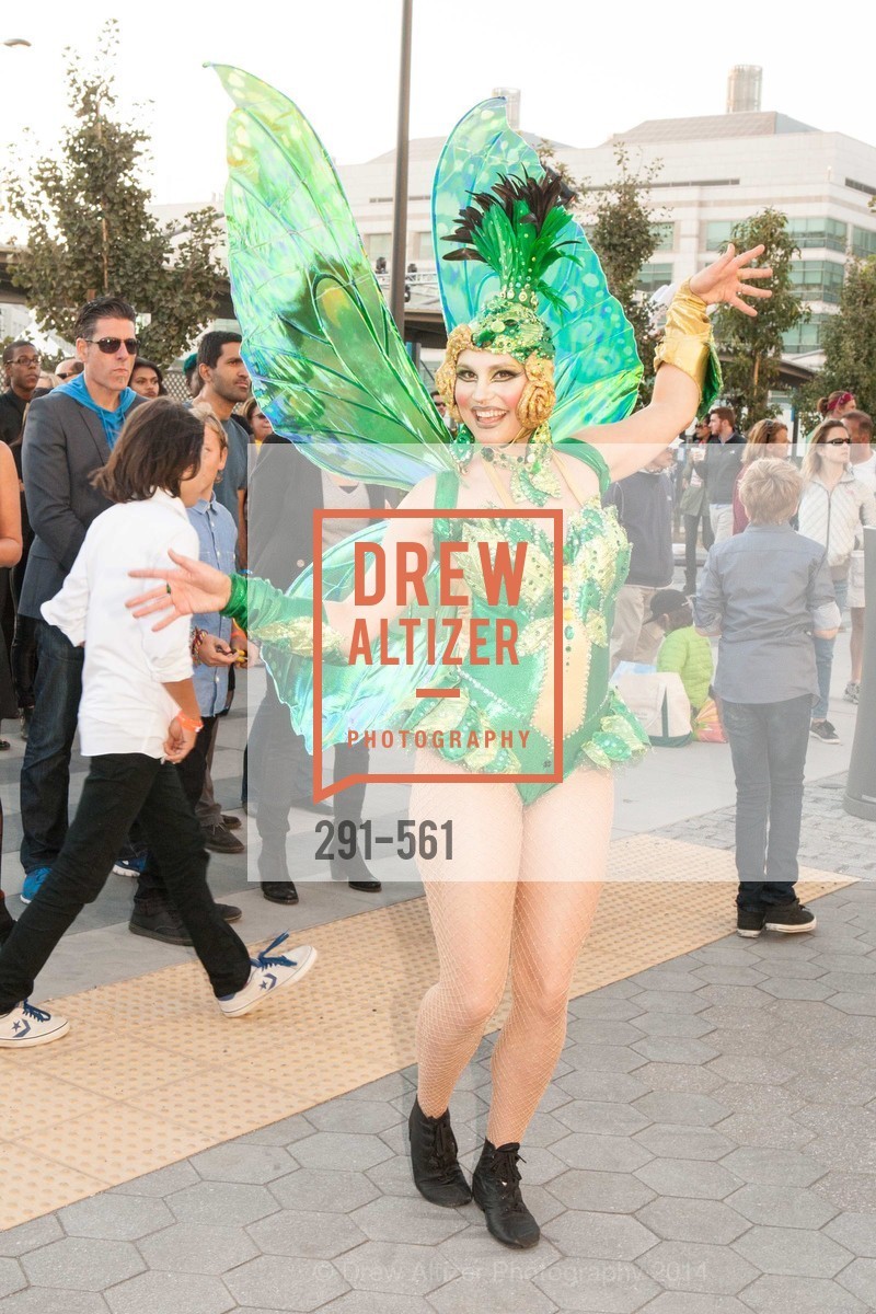 Performance, UCSF Medical Center HARD HAT WALK & LIGHTS ON FESTIVAL, US, September 6th, 2014,Drew Altizer, Drew Altizer Photography, full-service agency, private events, San Francisco photographer, photographer california